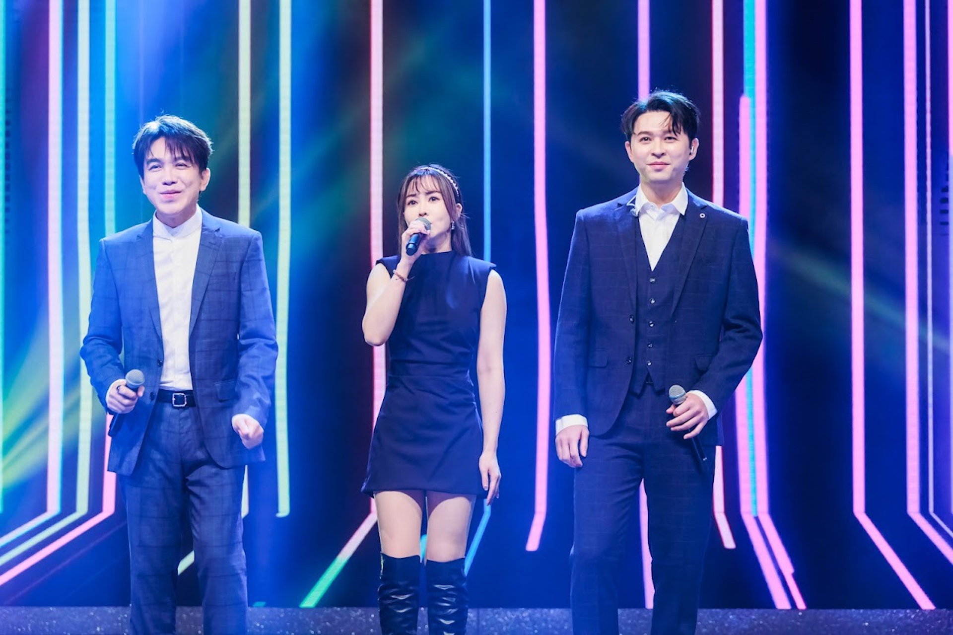 許志豪、杜忻恬、李子森主持全新歌唱節目。（中天提供）