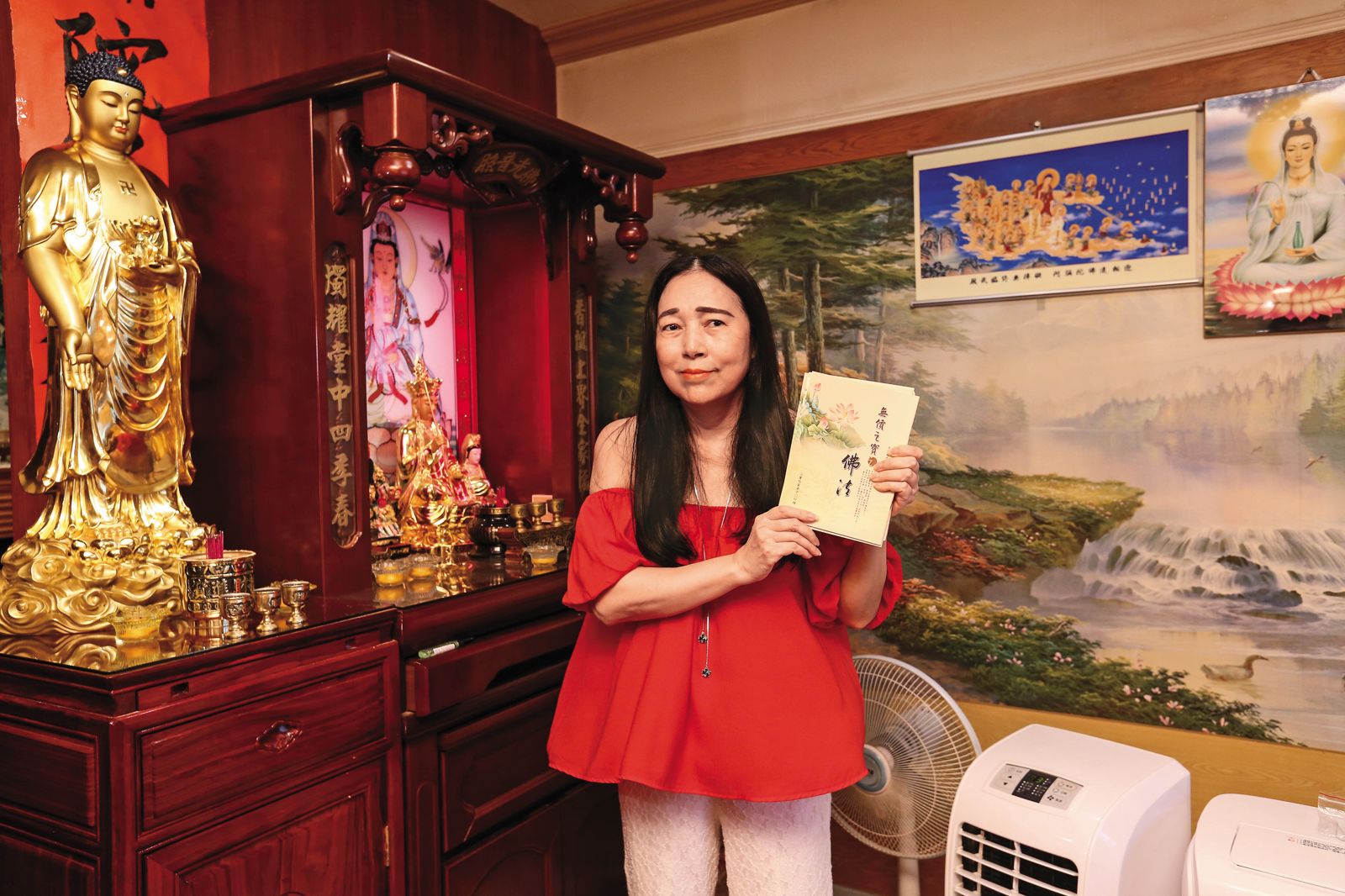 許純美2017年時曾聲稱要復出，最後改口說只宣揚佛法。（翻攝自康熙來了YouTube）