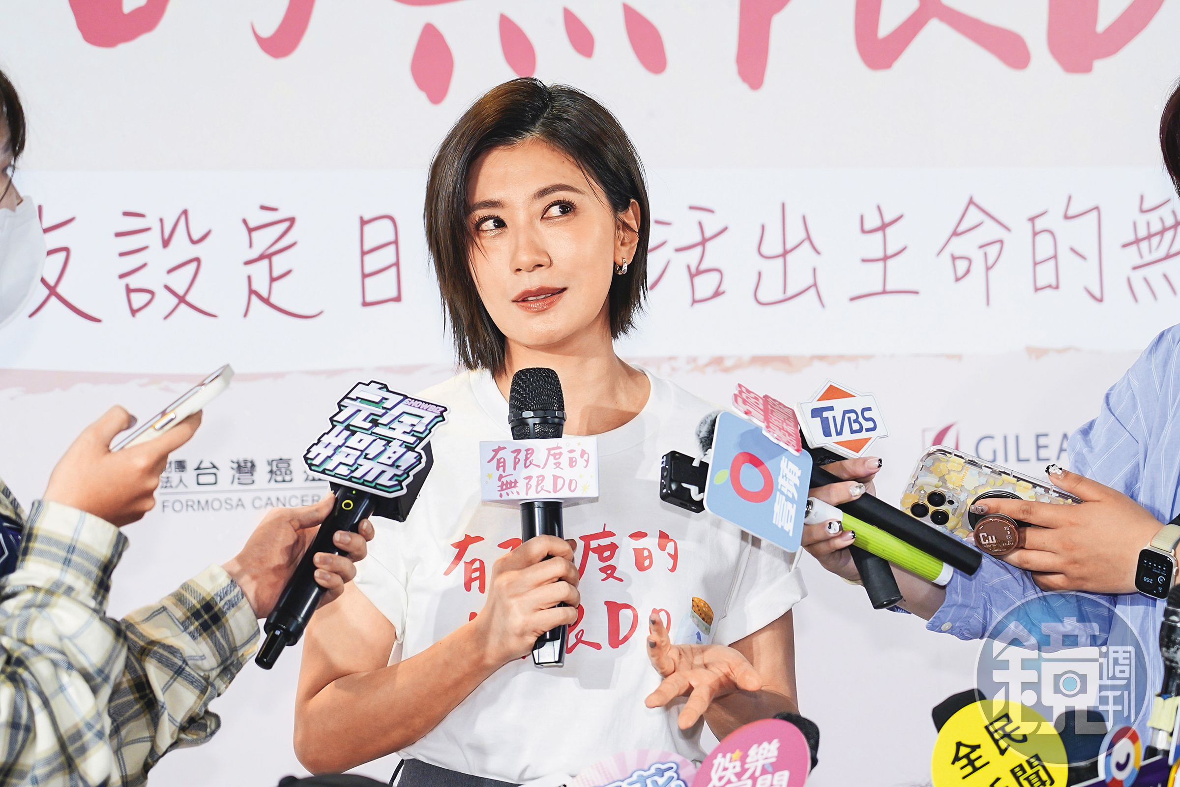 賈靜雯這雙靈動大眼,我想不必使出女拳,光靠斜眼瞪就夠震懾人了…(抖)