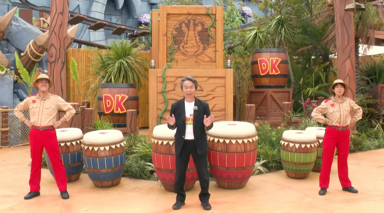 瑪利歐之父宮本茂親自為大家開箱USJ全新園區「咚奇剛國度」。（翻攝自YouTube）