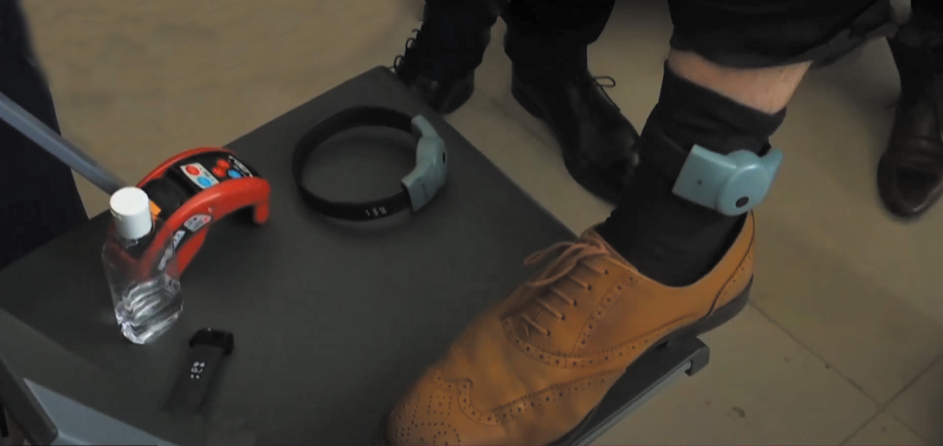 最高檢建議，對於加害人與「被害人」動態行蹤掌握，建置「主動示警被害人」措施，比照類似災防告警即時通知系統，於加害人違反保護令接近「被害人」或禁止接近區域時，對「被害人」發送示警通知，強化預防功能，防止憾事發生。（最高檢提供）