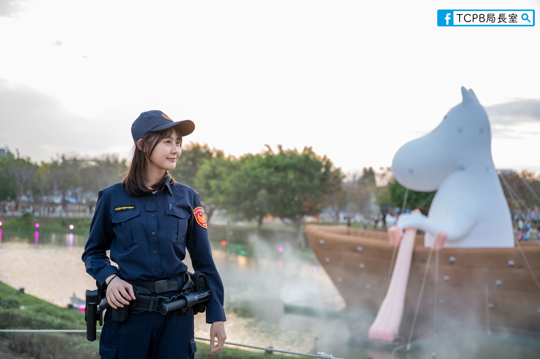 這名女警長相可愛，也相當清秀，成了燈會另一個亮點。（翻攝自「臺中TCPB波麗士」臉書） 