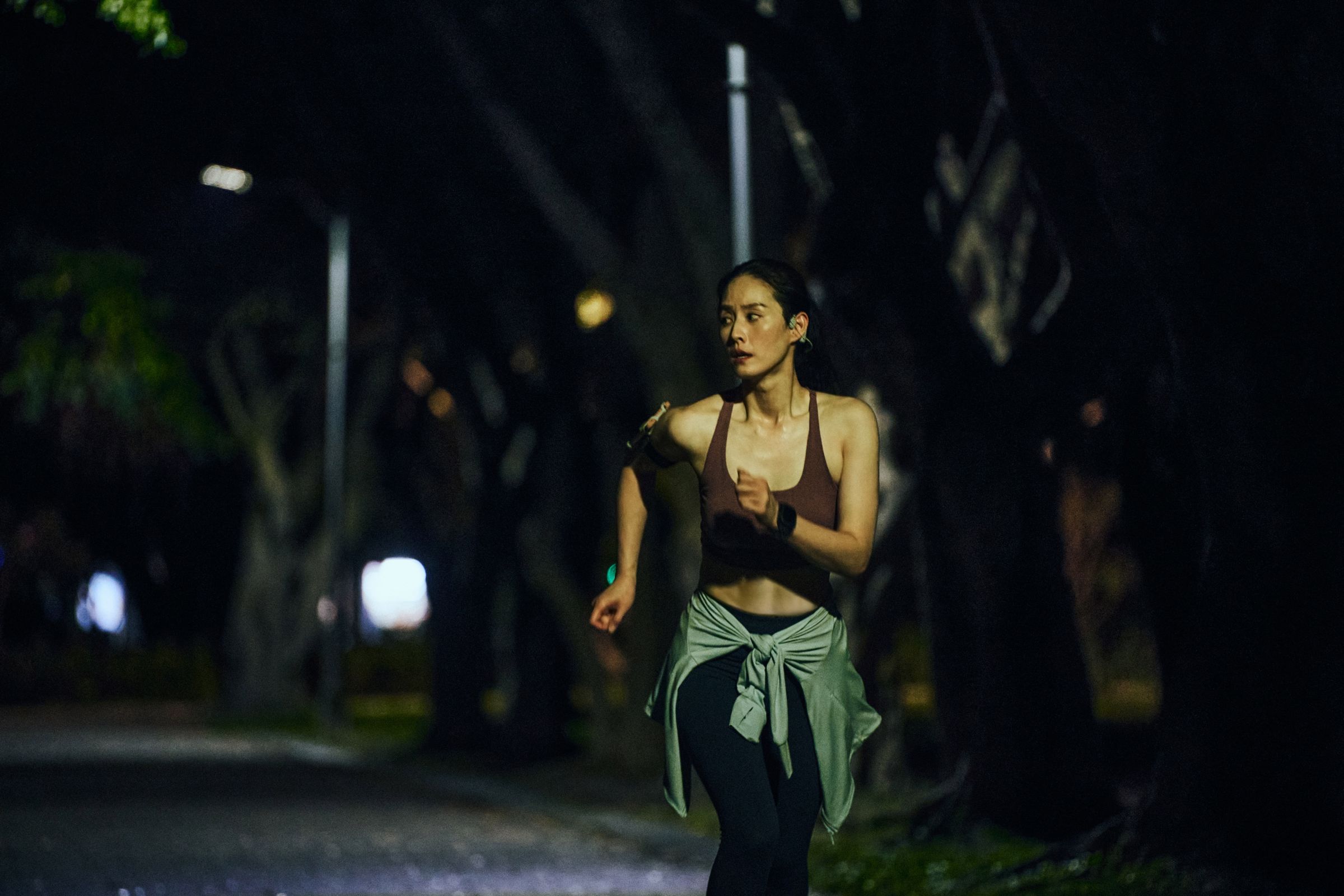 曾愷玹詮釋在公園夜跑遇害的女子。(CATCHPLAY+提供)