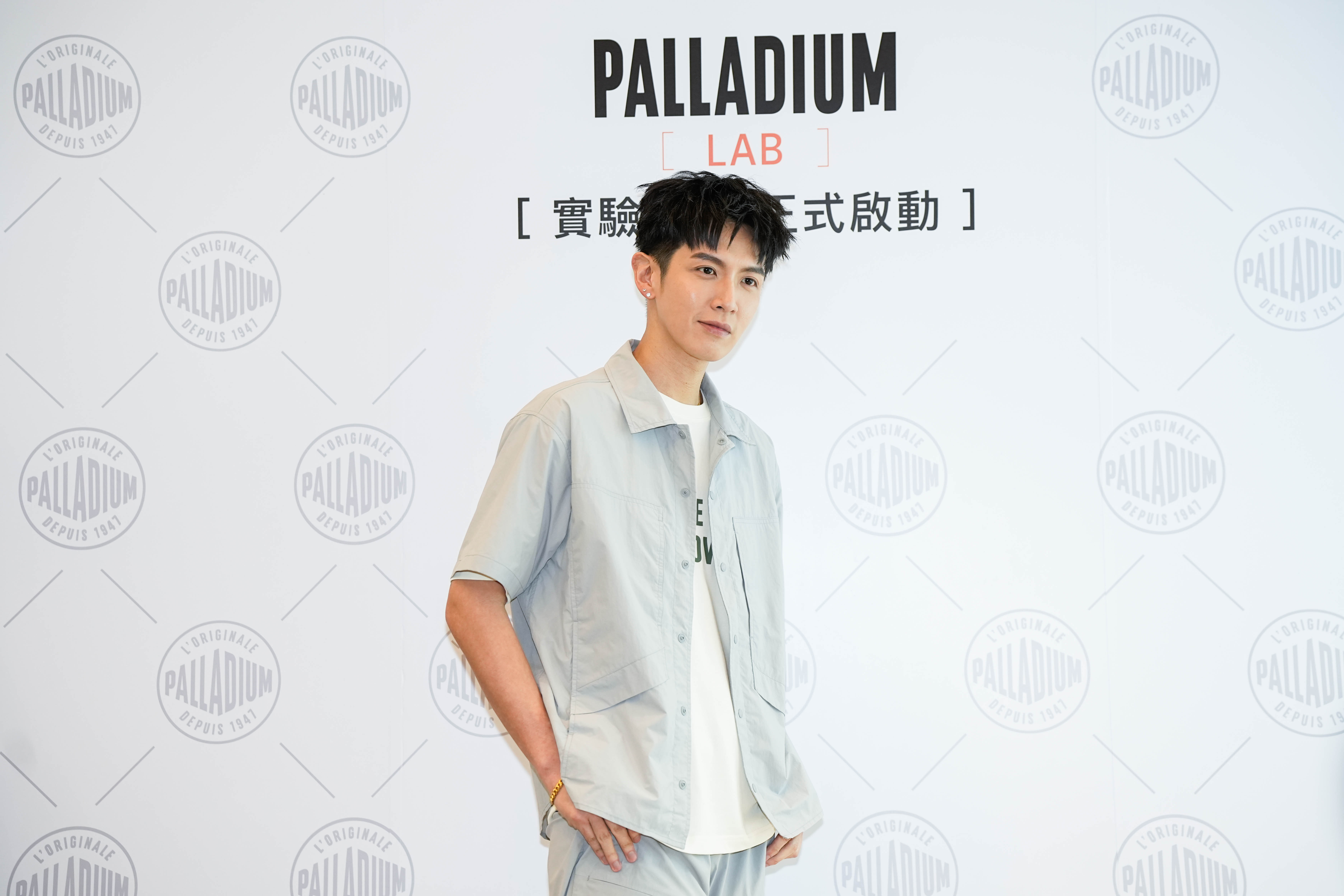 柯震東爆和舒華熱戀後，首度公開活動回應緋聞。