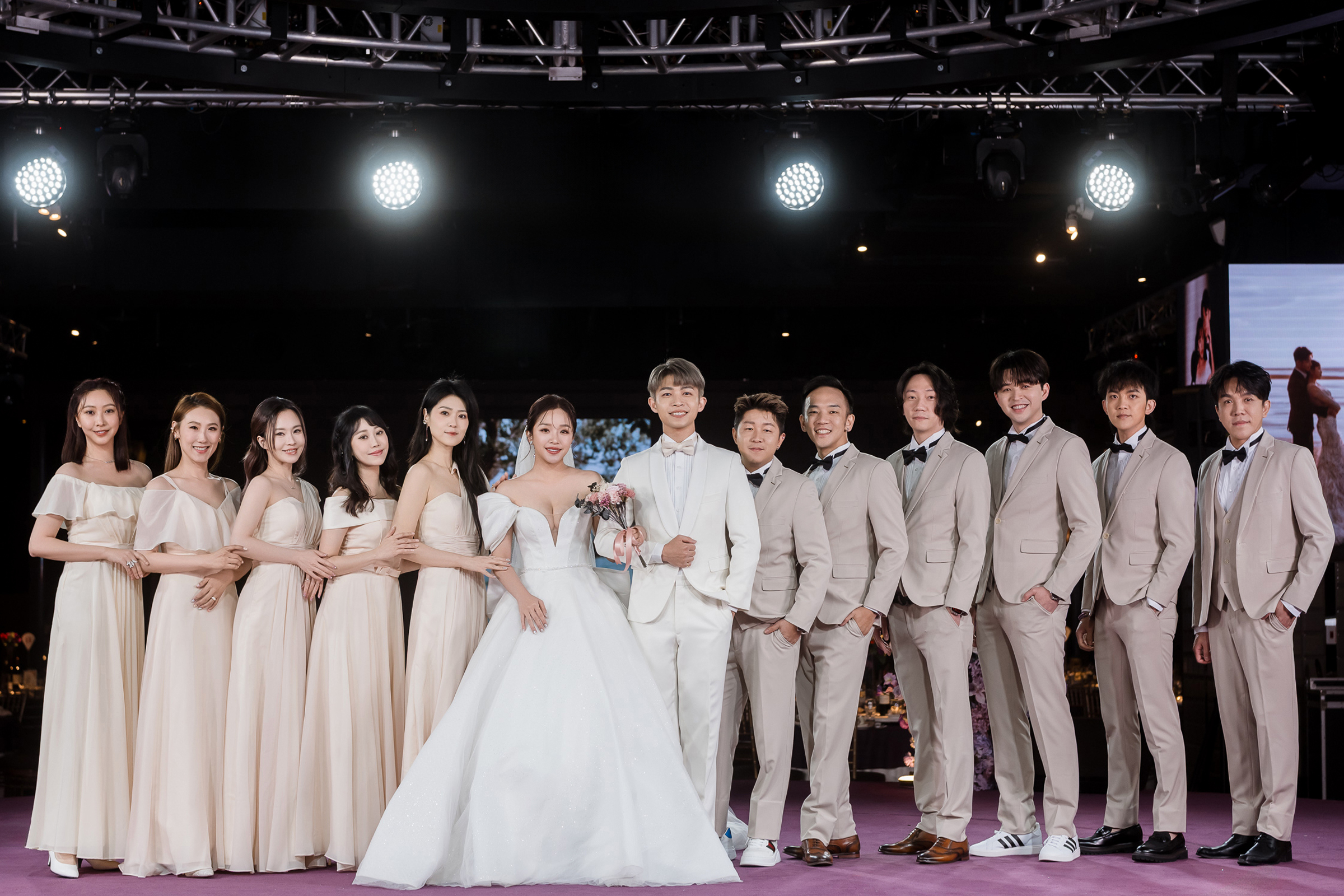賴慧如婚禮伴娘伴郎。（圖／SJ Wedding提供）