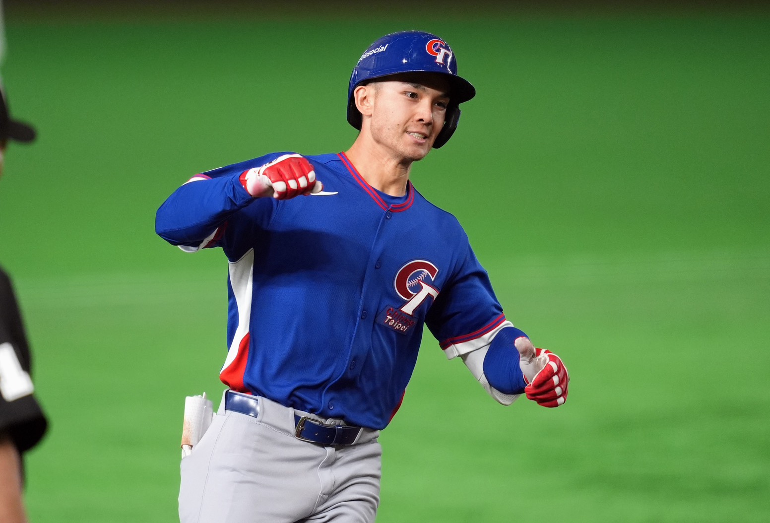 費爾柴德在WBC台韓大戰敲出關鍵全壘打，亮眼表現讓台灣球迷熱烈討論。