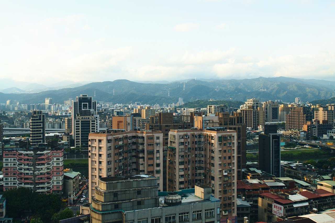 專家分析過去5年香港與馬來西亞成為台灣房市的兩大買家，偏好都會區的中坪數房產。（示意圖，pixabay）