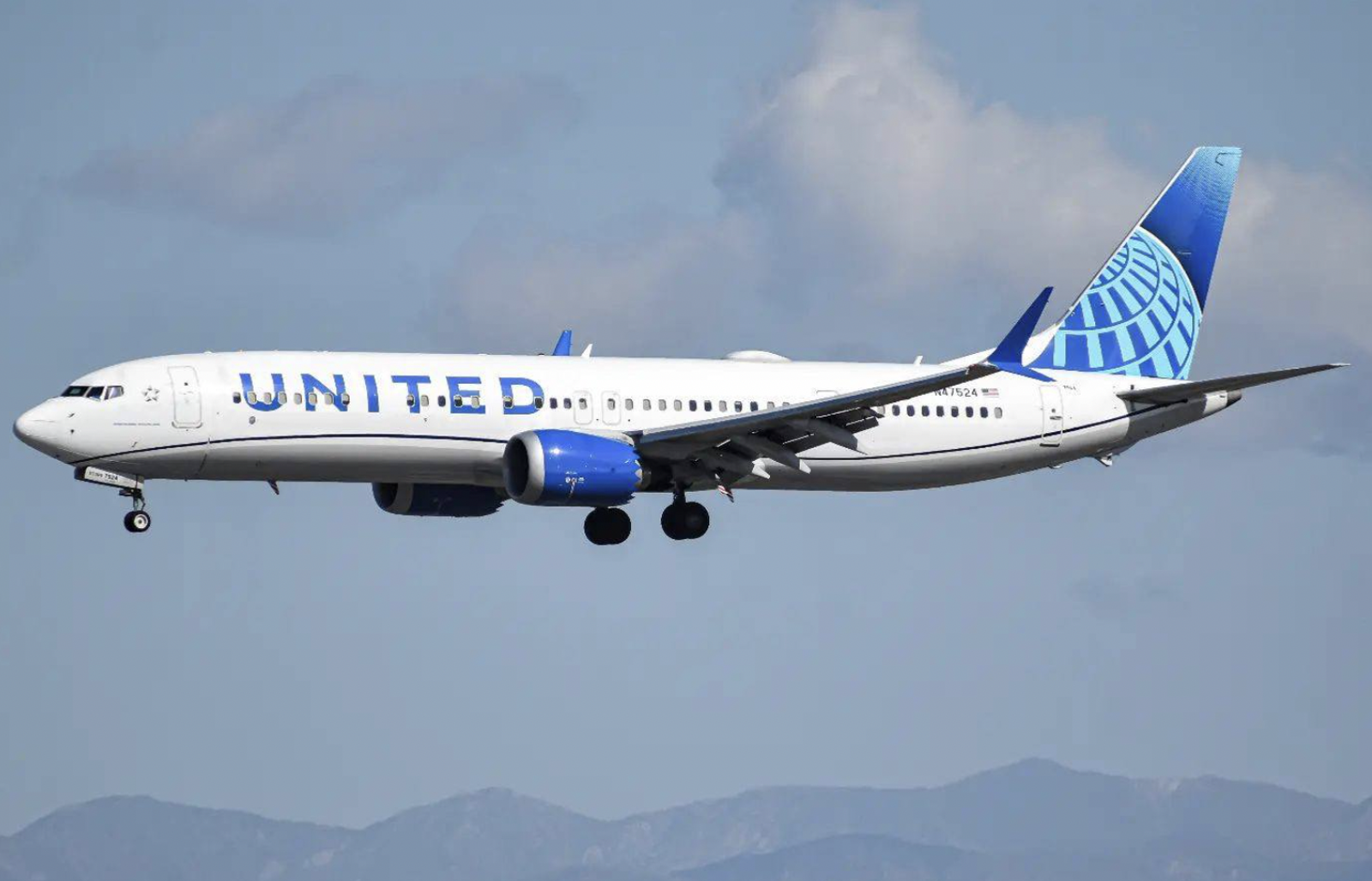 美國聯合航空(United Airlines)一架波音787客機發生異常驟降,造成機上6人受傷。(示意圖非當事飛機,翻攝自United臉書)