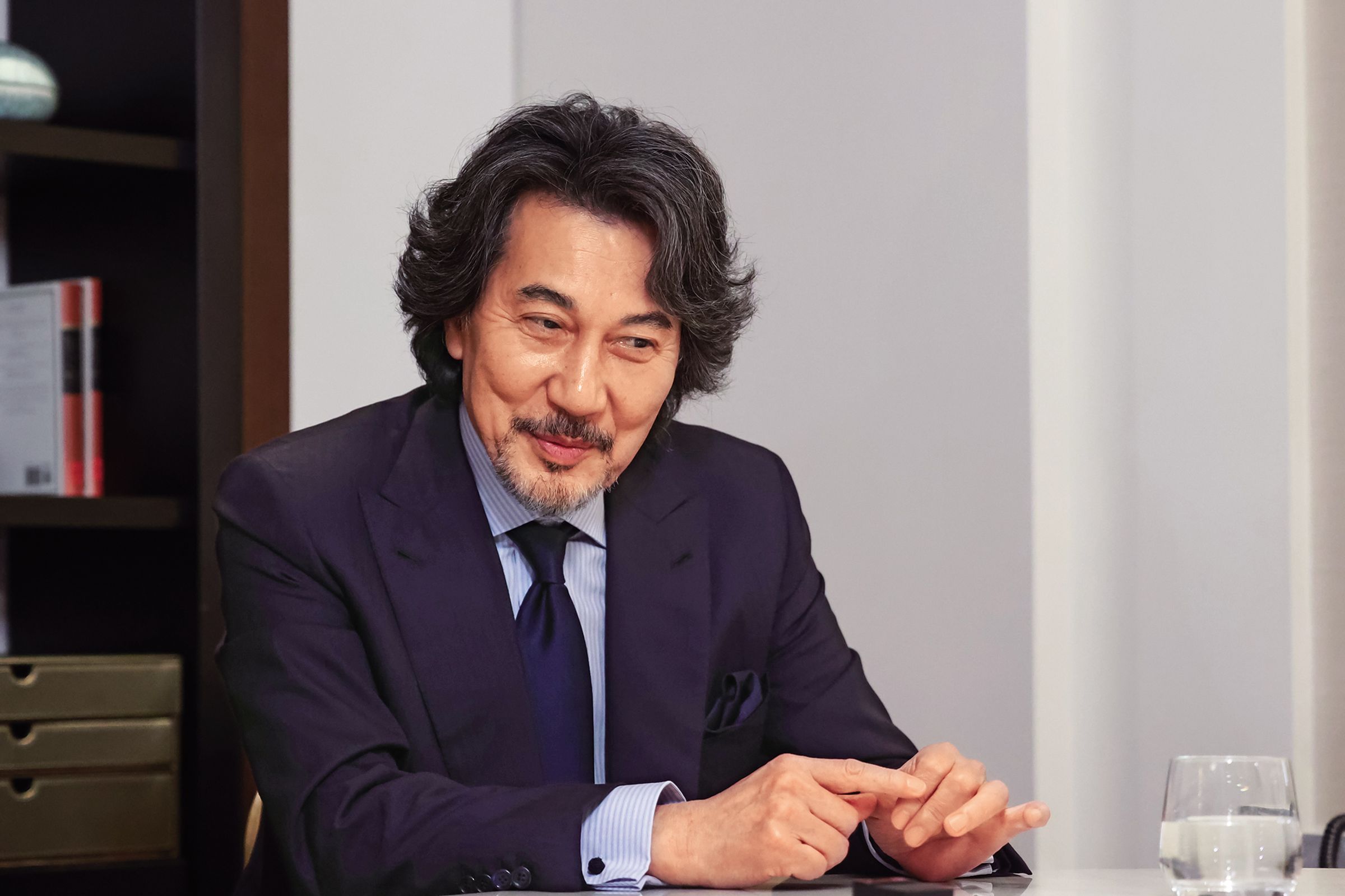 役所廣司接受本刊專訪，透露文溫德斯導演的片場氣氛和過去參與過的好萊塢作品完全不同。（甲上娛樂提供）