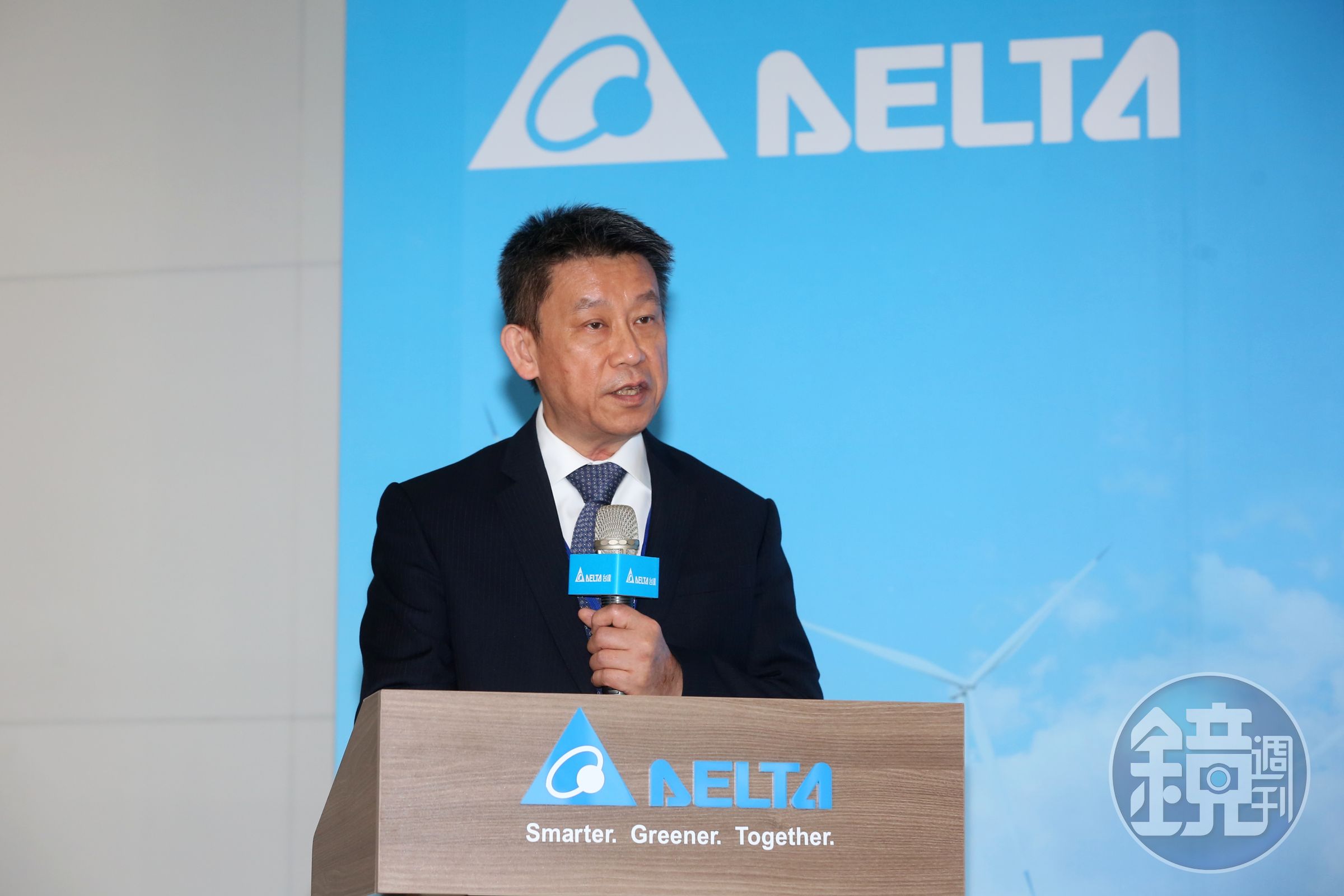台達電成立國內第一座百萬瓦級的水電解製氫與氫燃料電池測試平台。（圖為台達電董事長鄭平）