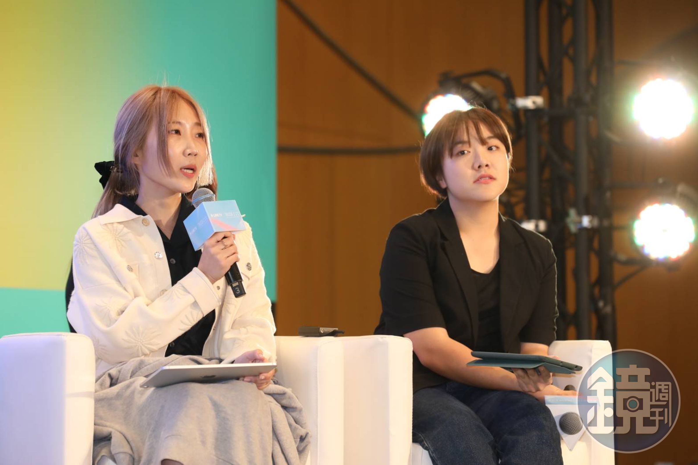 BL劇《語意錯誤》導演金率挺(右)與企劃製作人李賀恩(左)來台舉行講座。