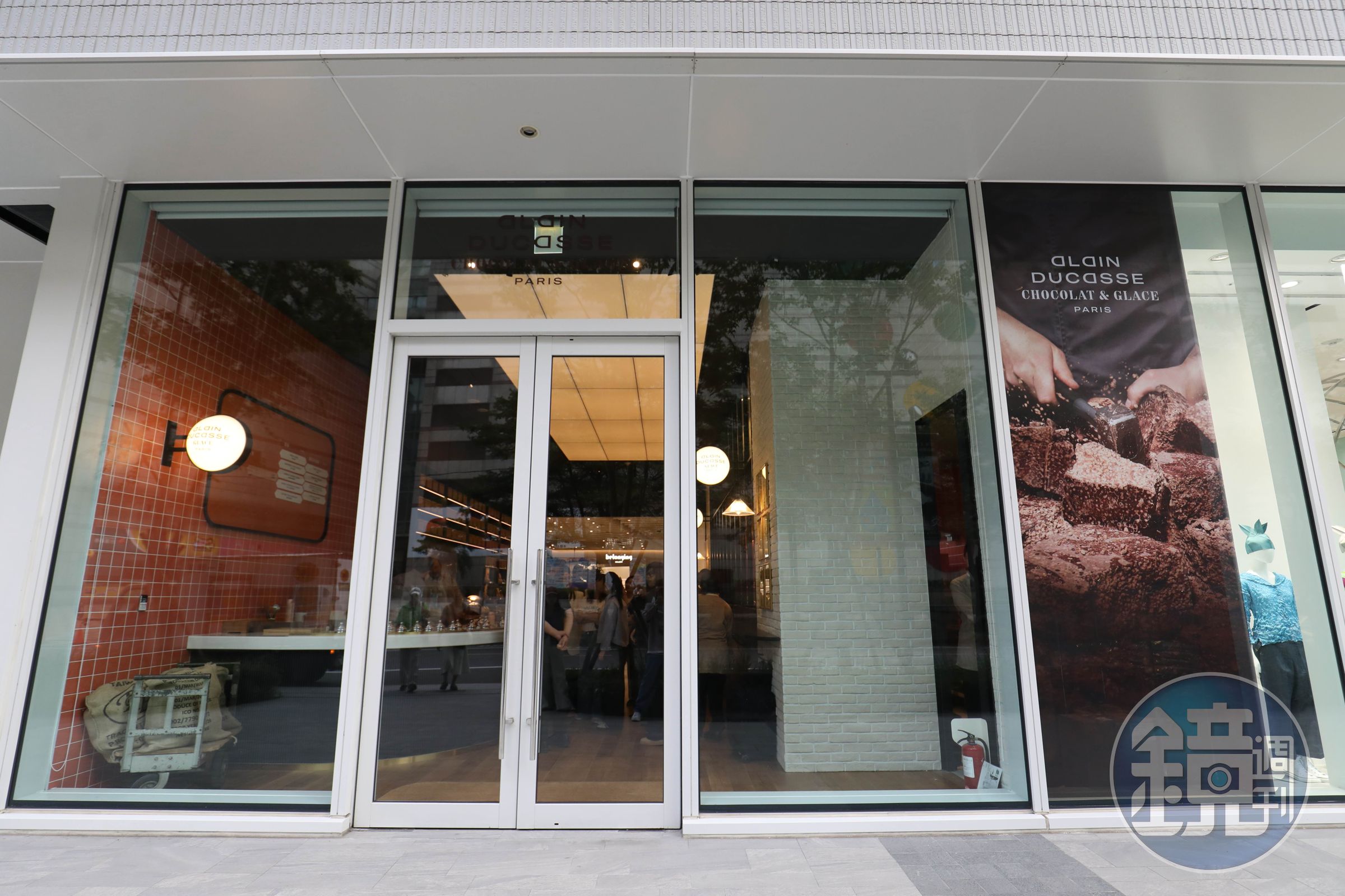 Alain Ducasse Chocolat & Glace Paris進駐NOKE忠泰樂生活，已於7月24日正式展開試營運。