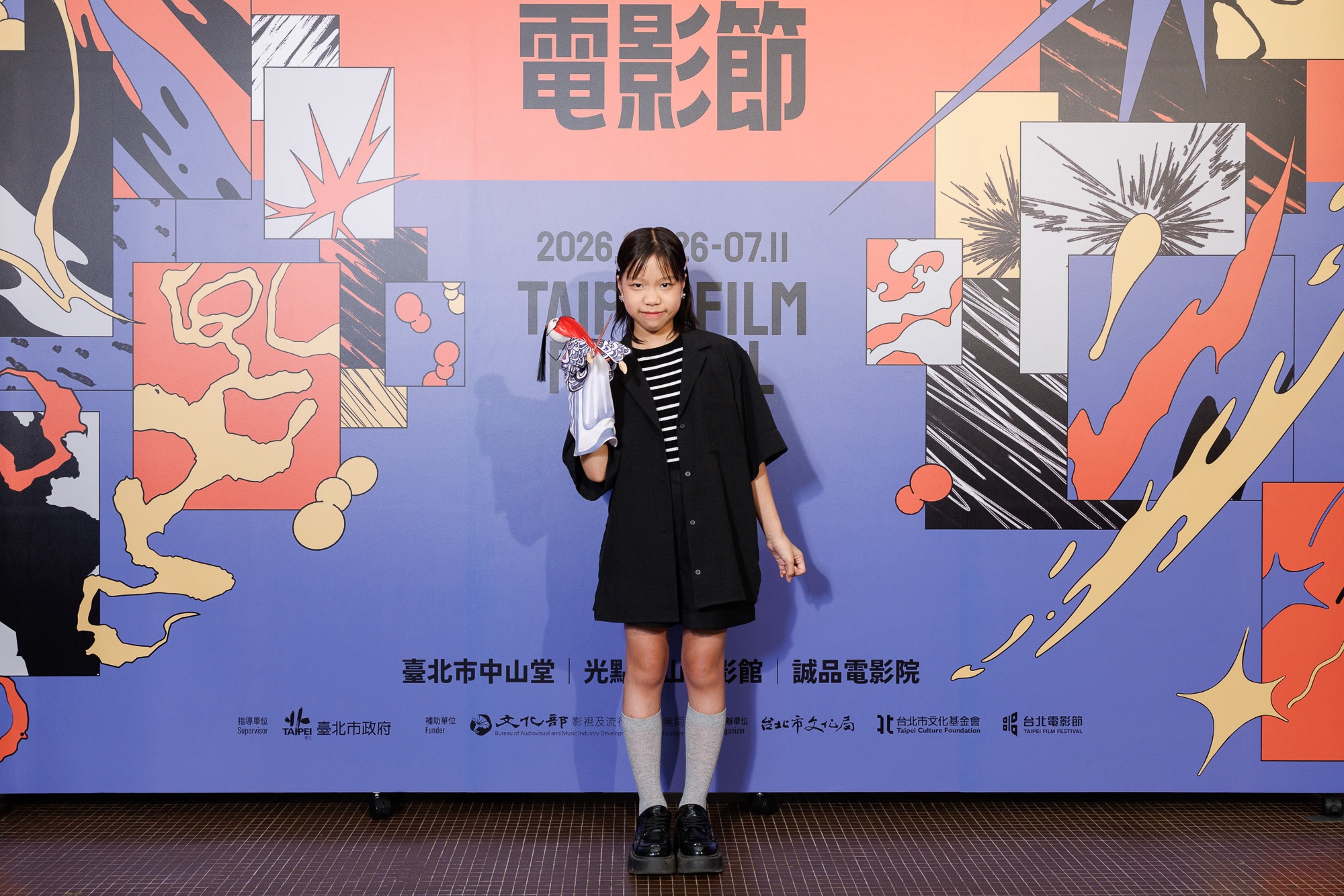 童星斯拉一句台語都不會說,還反串扮演小男生演出,硬是把全部台詞都背下來,連對手戲演員的台詞都記下來,鏡頭前對答如流,讓人誤以為她台語嚇嚇叫。(台北電影節提供)