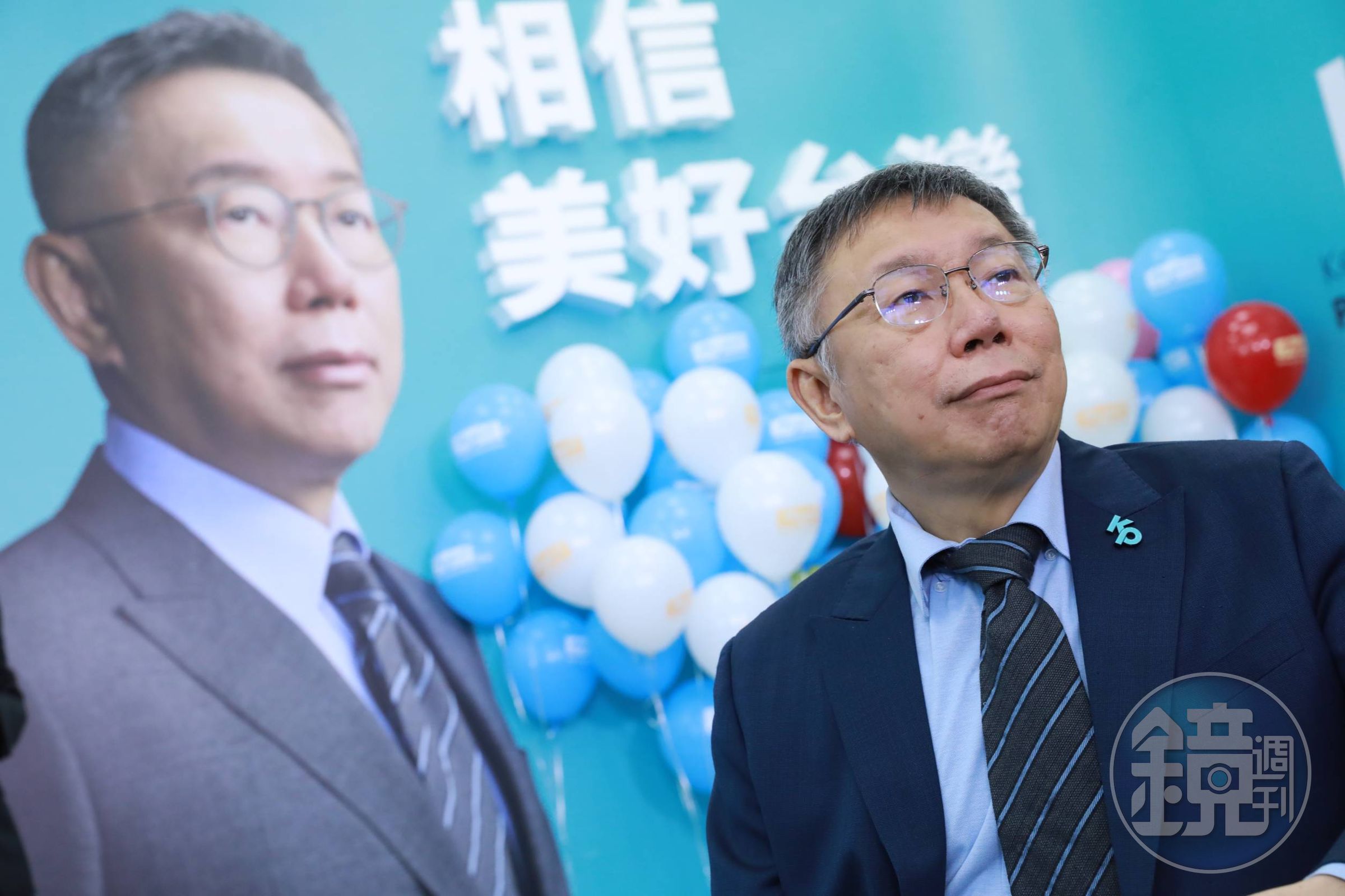 柯文哲上午出席「開創壯世代 美好第三人生」拋出政見，但會後討論焦點仍在藍白合議題上。