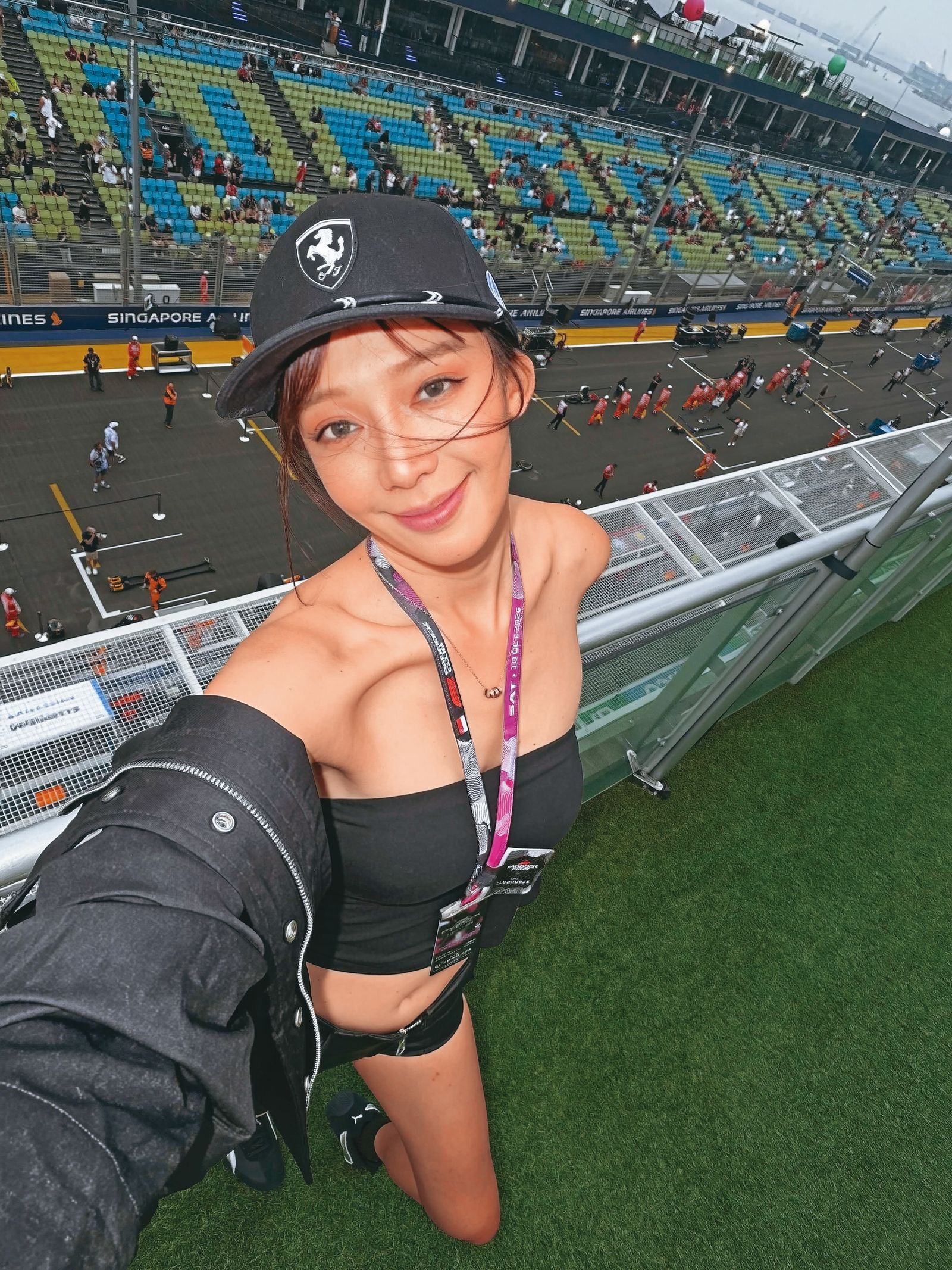 王心恬今年10月到新加坡參與F1賽車盛事。 （翻攝自王心恬臉書）
