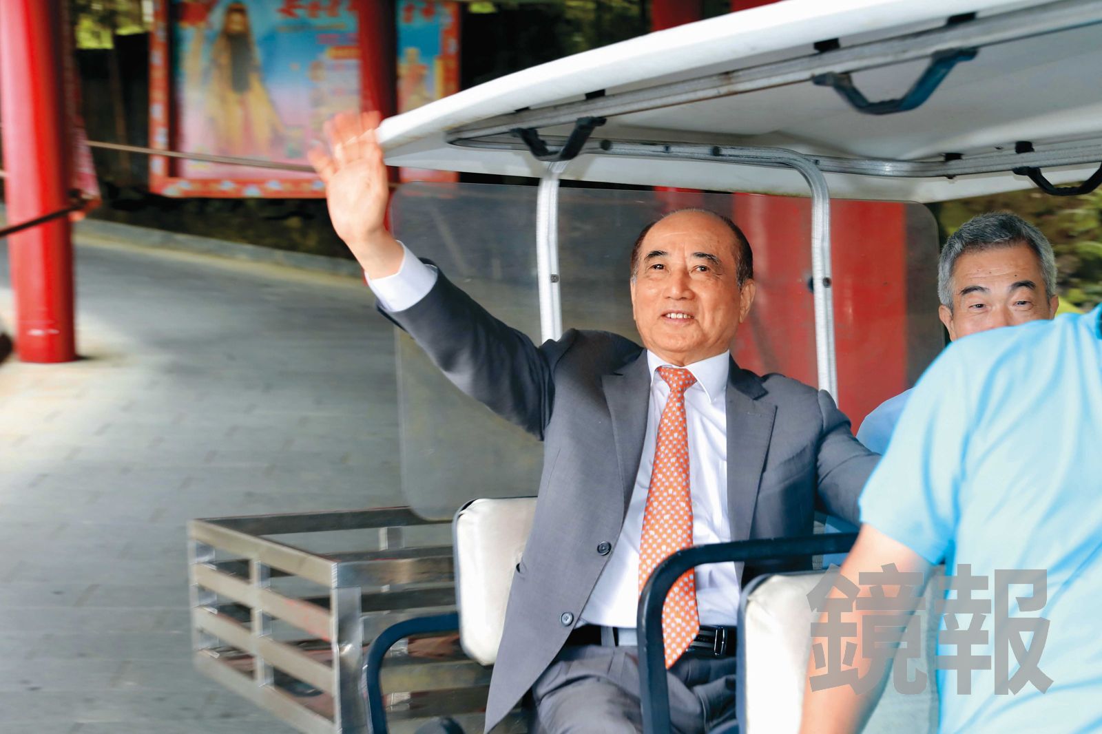 王金平（左）在雲嘉南、高雄地區發揮影響力，助攻鄭逆襲郝。（圖／鏡報林煒凱）