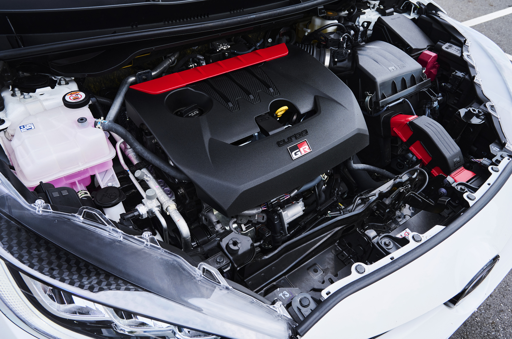 G16E-GTS 1.6升三缸渦輪引擎動力升級至280ps/39.8kgm，雖非日規304ps版本，動力依然充沛有感。