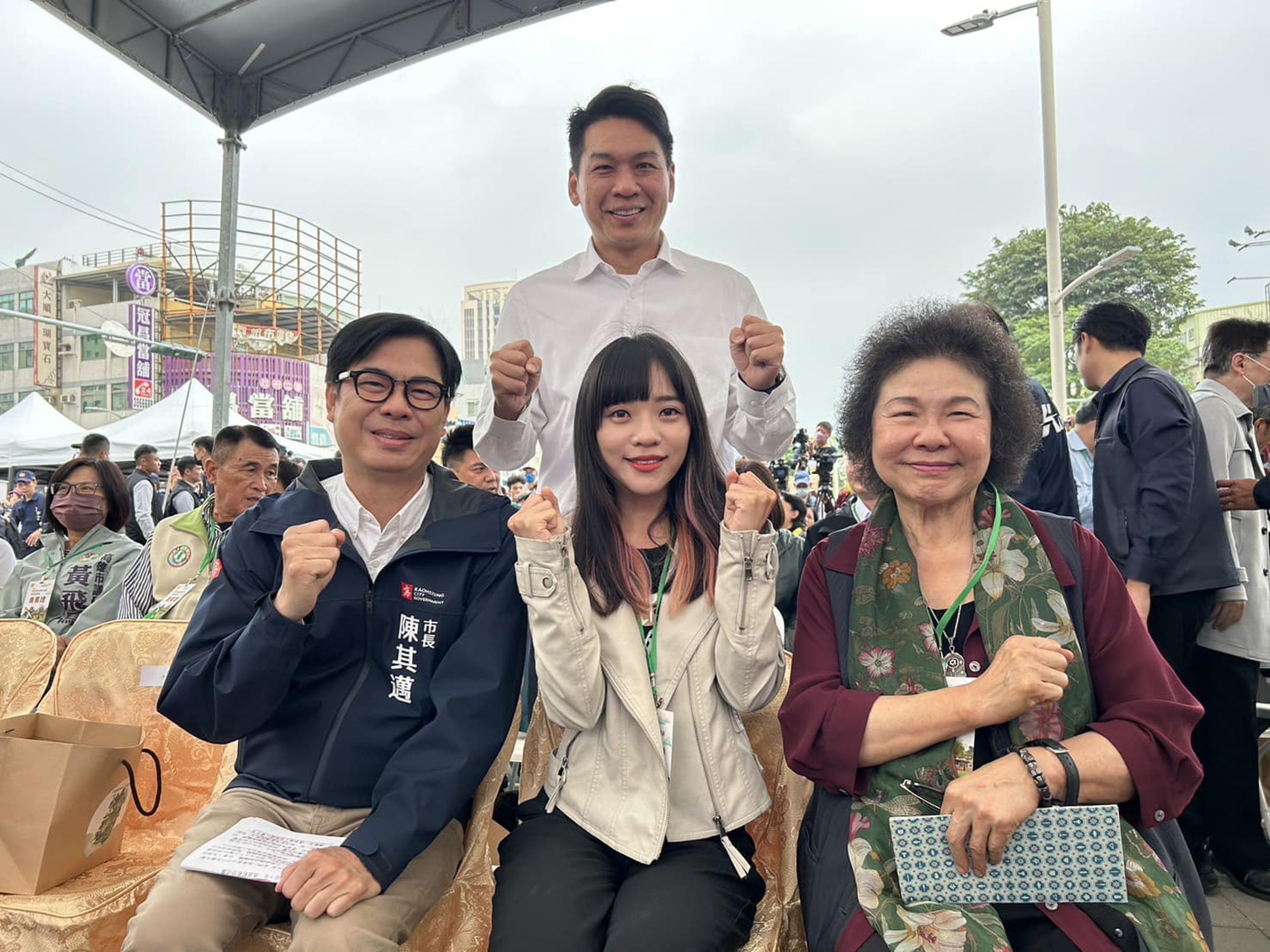 高雄市立委第6選區今舉辦公辦政見發表會,民進黨提名候選人黃捷,提出繁榮社會等5大願景。(翻攝自黃捷臉書)