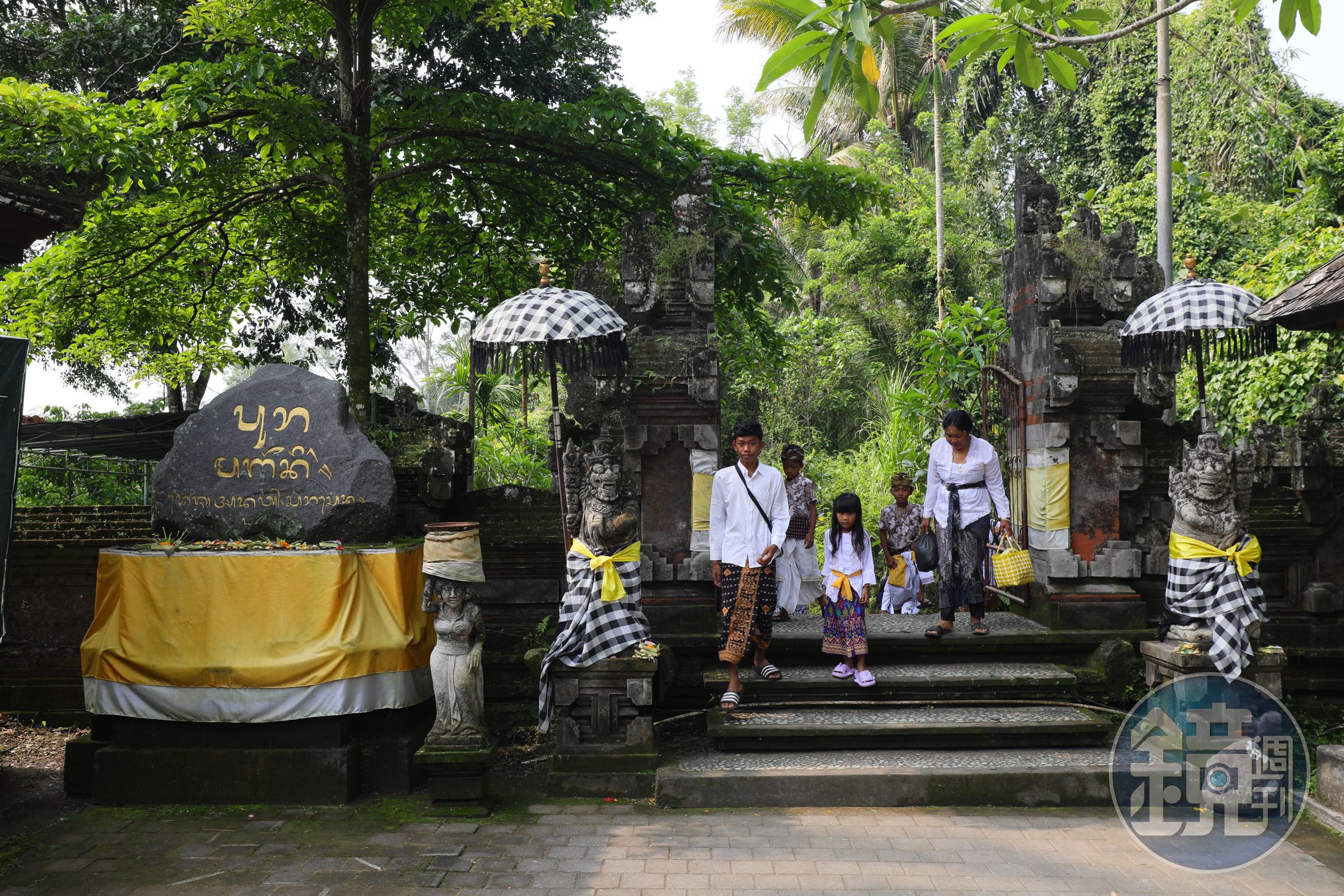 隱身烏布山中的「門寧寺」（Mengening Temple），來參拜的多半是當地人。