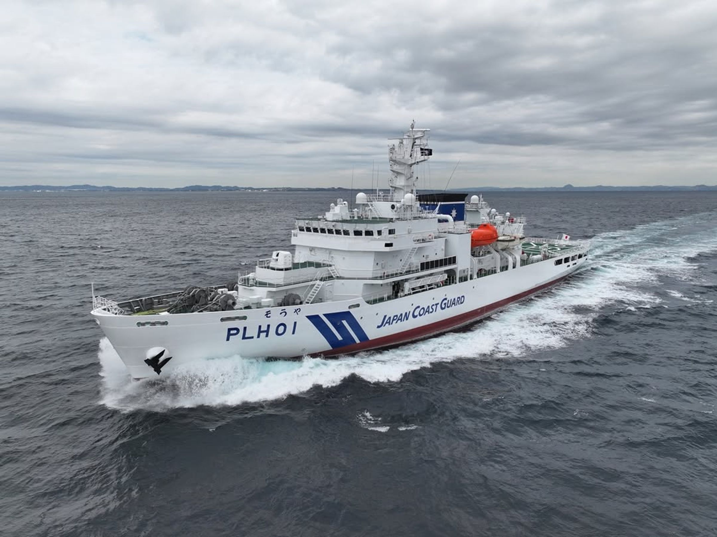 日本第11管區海上保安本部立即派遣2艘巡視船與2架航空器前往失事海域展開搜救。示意圖(翻攝自japan_coast_guard_ IG)