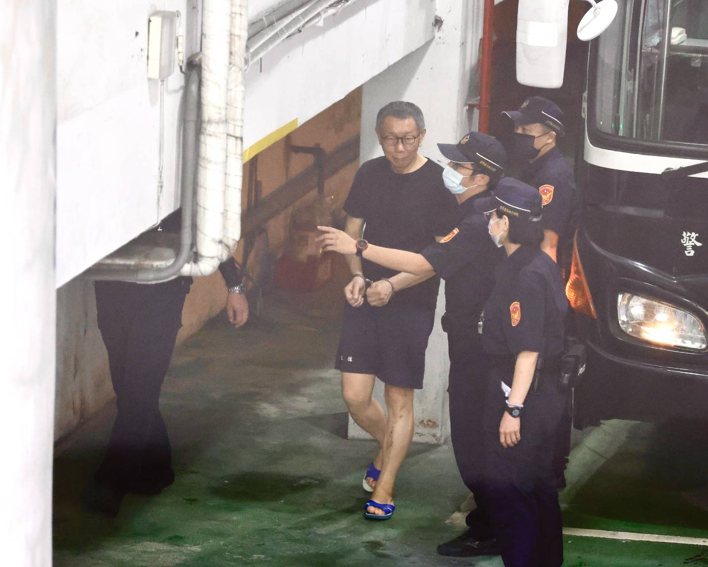 柯文哲在證人面前罵檢察官，法官提醒這會影響證述價值。