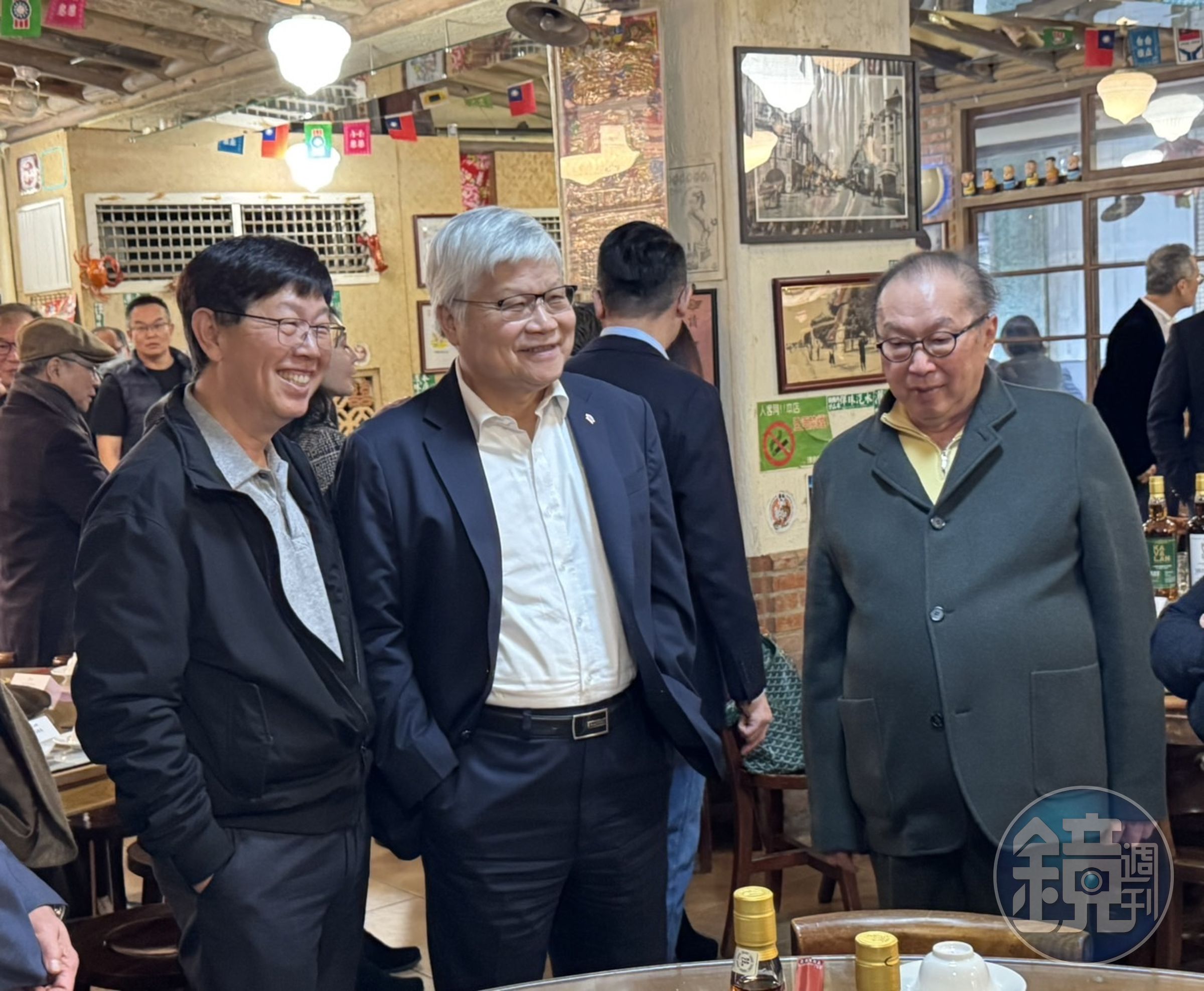 劉揚偉(左起)、魏哲家、林百里齊聚餐敘。