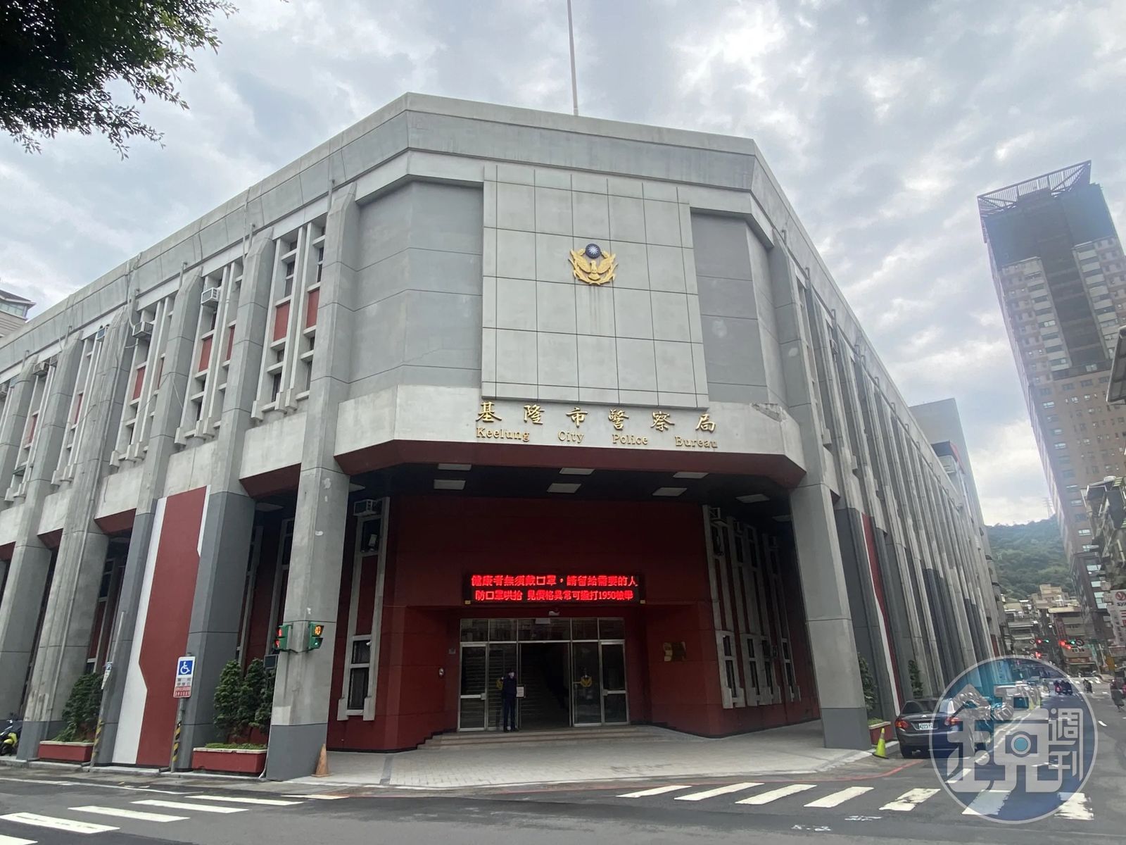 基隆市警察局法制科秘書劉舜賢出軌10年，甚至違法跟小三合開餐廳，多次翹班處理餐廳店務。（本刊資料照）