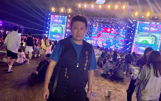 賓賓哥又出事,未經同意校園直播「校長怒制止」。(翻攝自賓賓哥臉書)