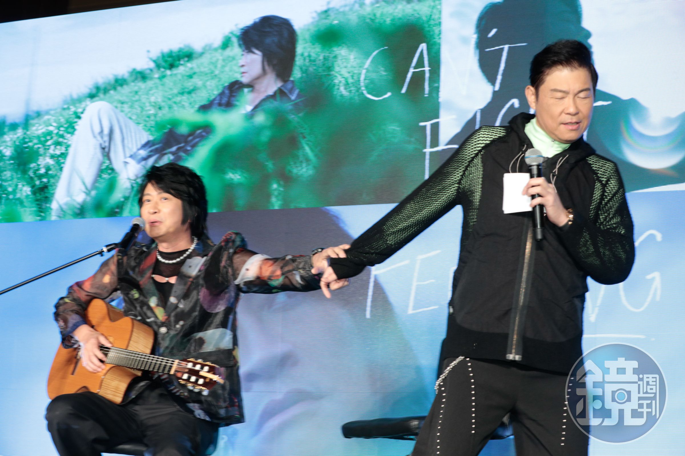 游鴻明演唱會，由好友曾國城主持，兩人互動逗趣。