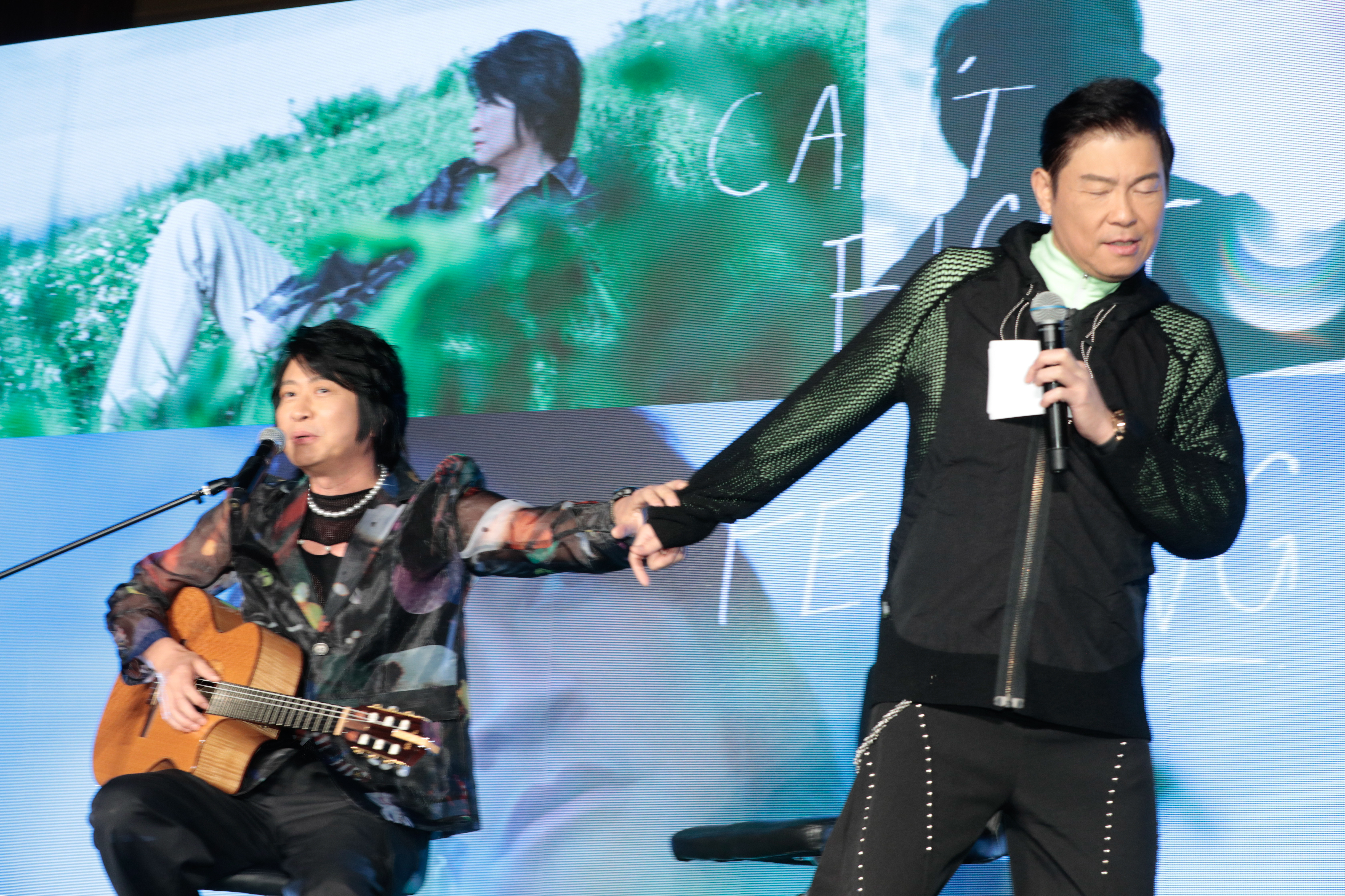 游鴻明演唱會，由好友曾國城主持，兩人互動逗趣。