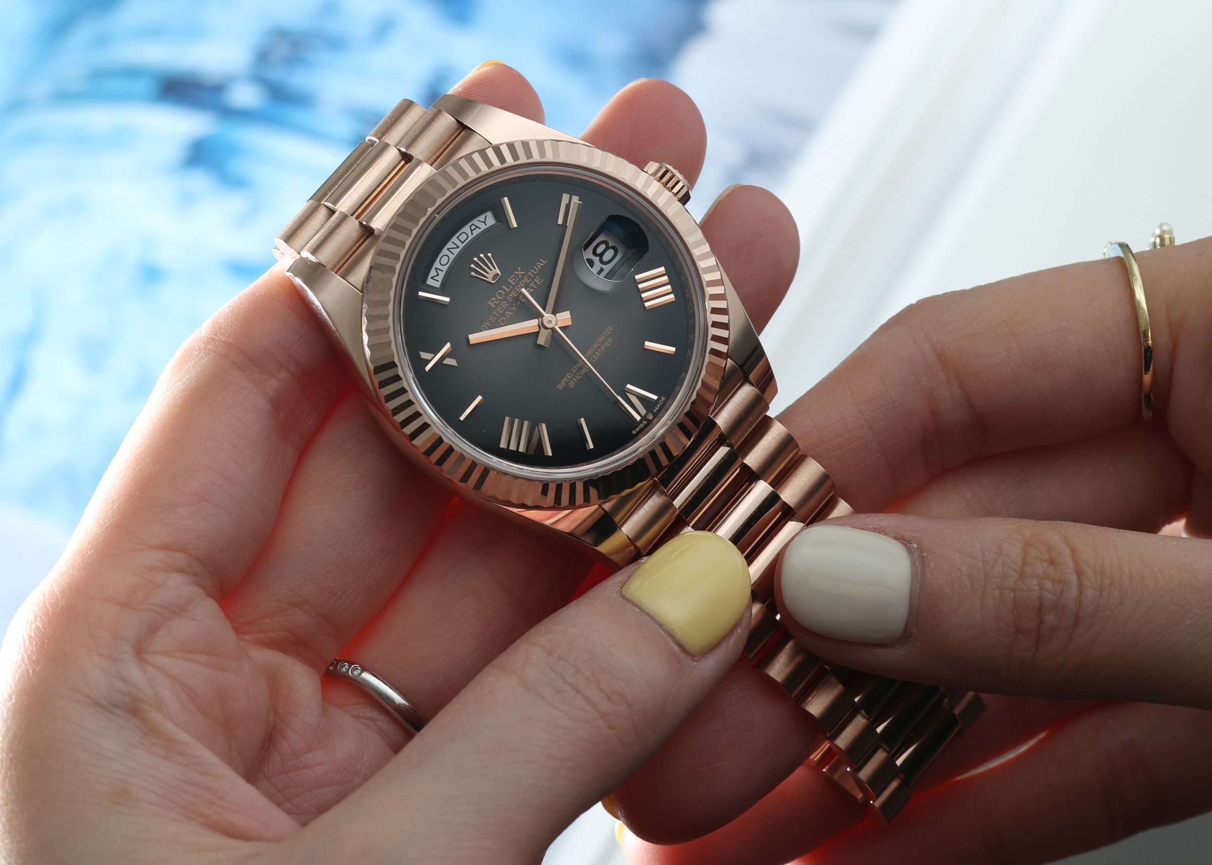 Day-Date 40，40mm 18K永恆玫瑰金錶殼，裝載3255自動上鍊機芯，定價NT$1,478,000。