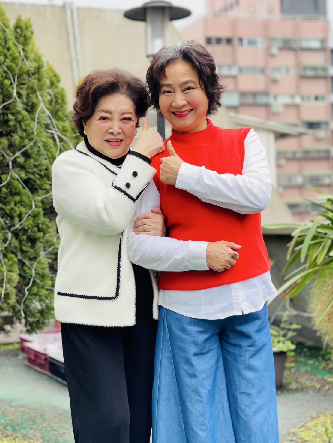 楊麗音與陳淑芳當年在片中分飾不睦婆媳，還大打出手，陳淑芳要求要打就來真的，訴求一次OK。（海鵬提供）