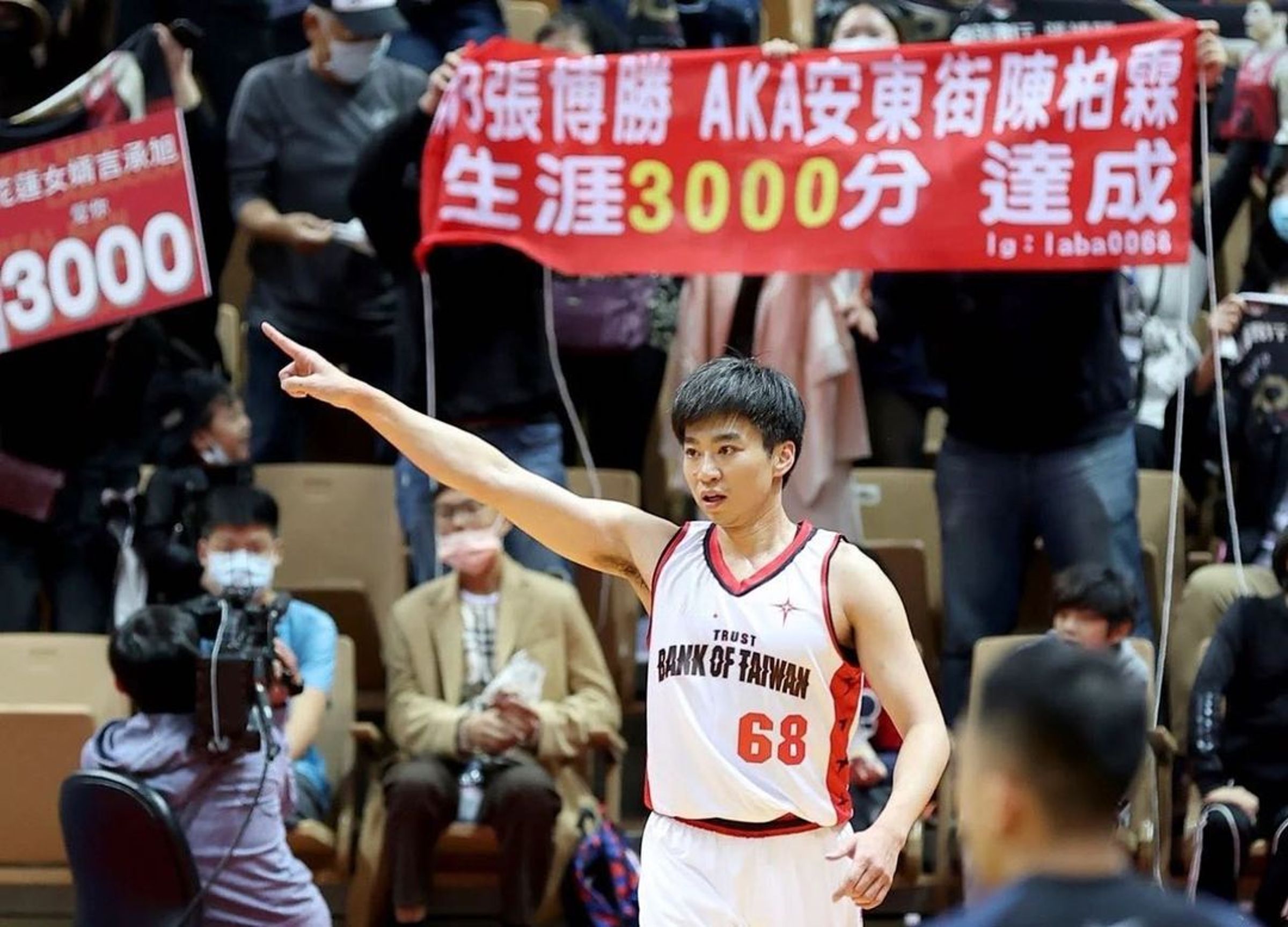 張博勝愛妻爆料,老公效力台銀期間被偷錢反而被球團離隊,黑幕重重。(翻攝自張博勝IG)