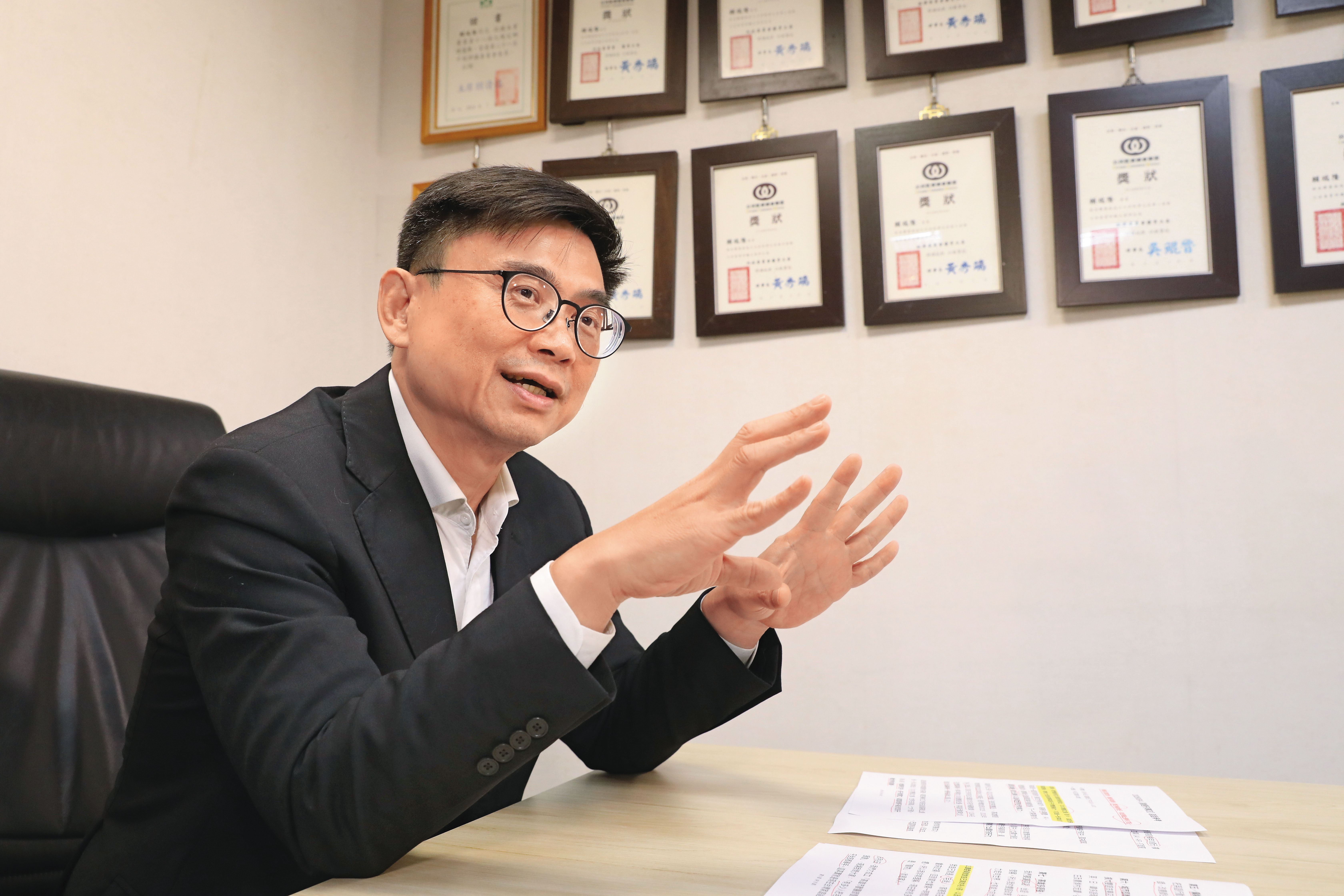 賴瑞隆期待高雄市長選舉能聚焦政見,而非攻擊對手。