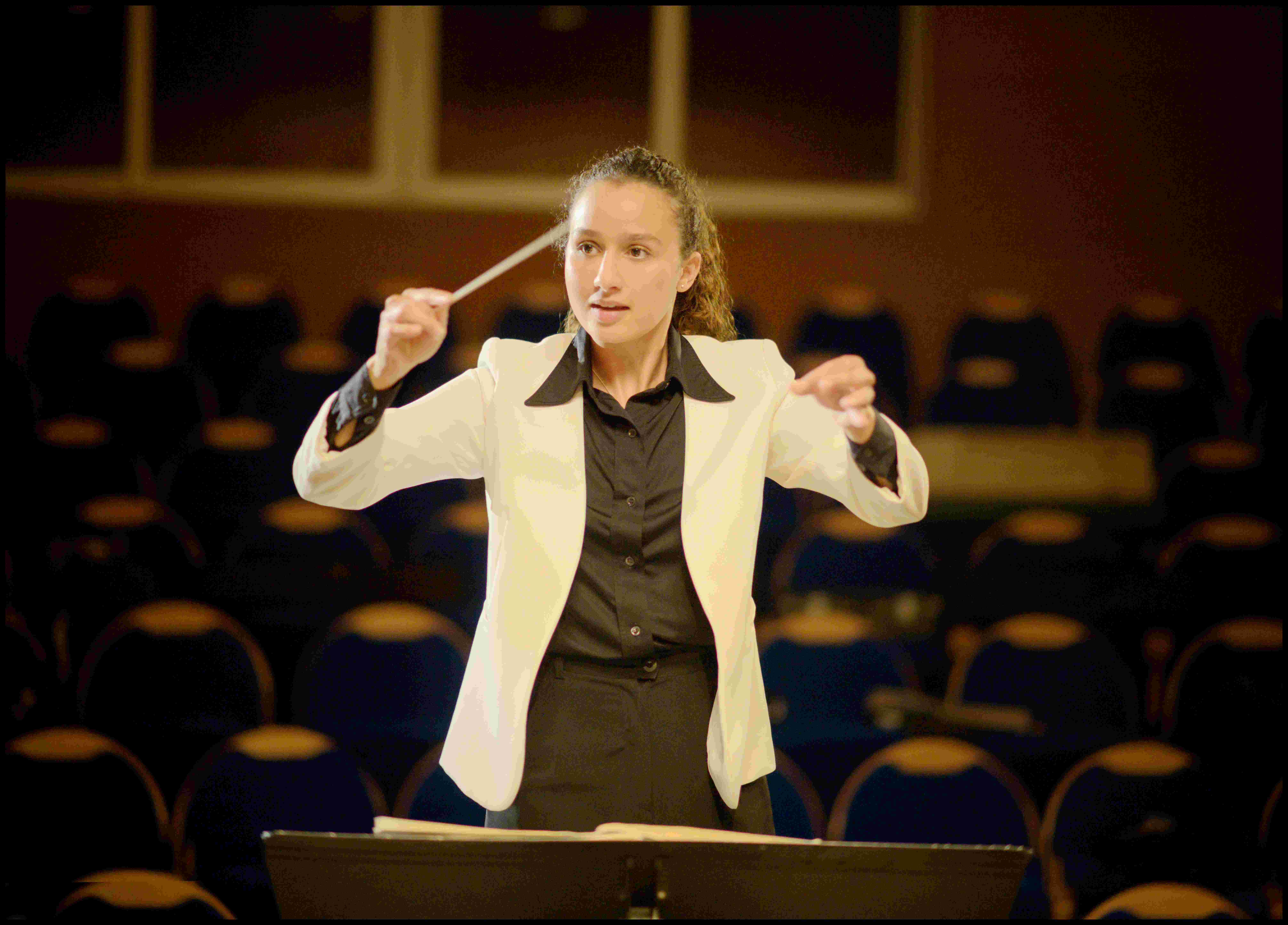 凱薩獎女星歐萊雅阿瑪拉本身是古典樂盲，但投入數月專心學習古典音樂，如今「與古典音樂和解」。（海鵬提供）