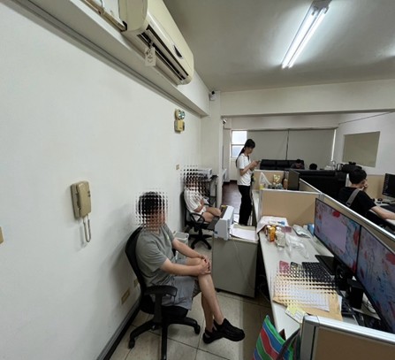 檢方兩次搜索，帶回被告9人。（中檢提供）