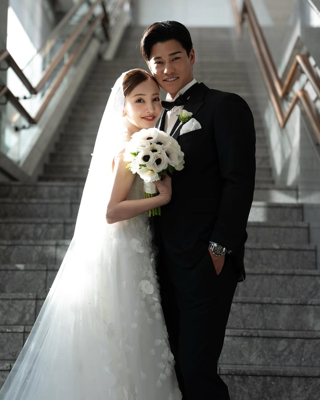 板野友美自2021年嫁給職棒養樂多燕子隊投手高橋奎二後，轉型為創業家與人妻。（翻攝自板野友美IG）