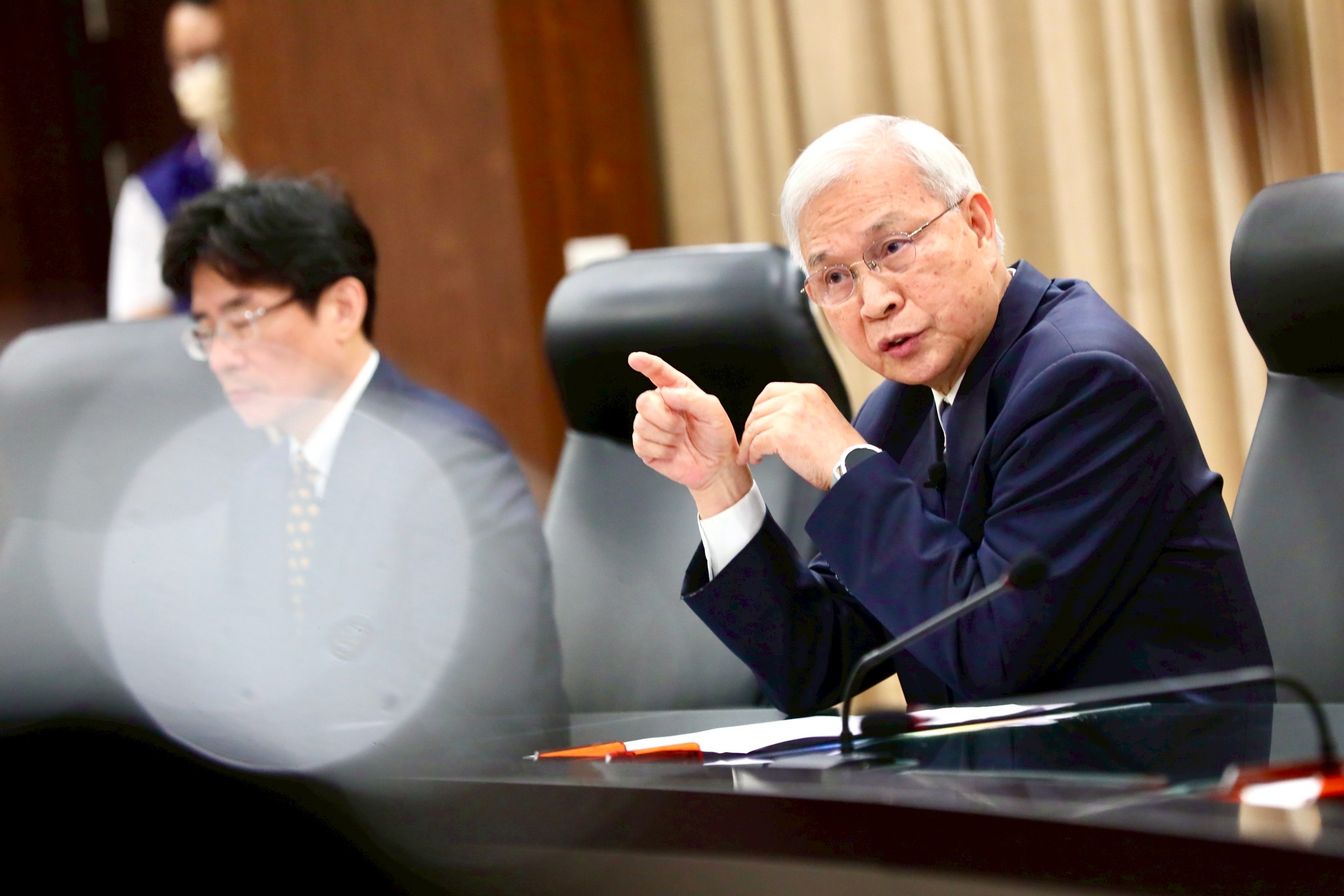 央行總裁楊金龍親上火線，說明新台幣連2個交易日大漲。