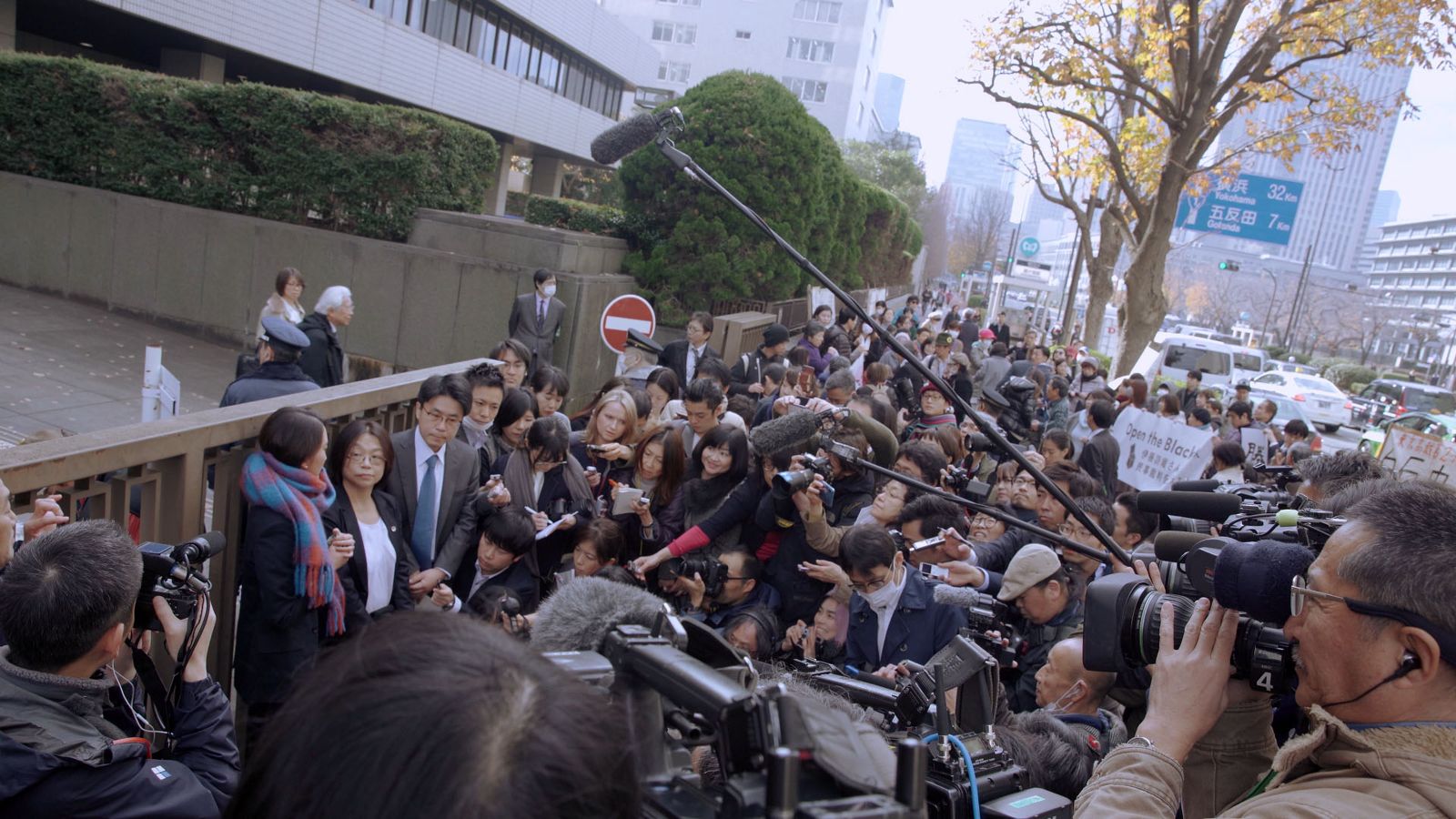 伊藤詩織勇敢公布自身被性侵後,許多人對她避之不及,配樂大師坂本龍一是第一個支持她的名人。(天馬行空提供)