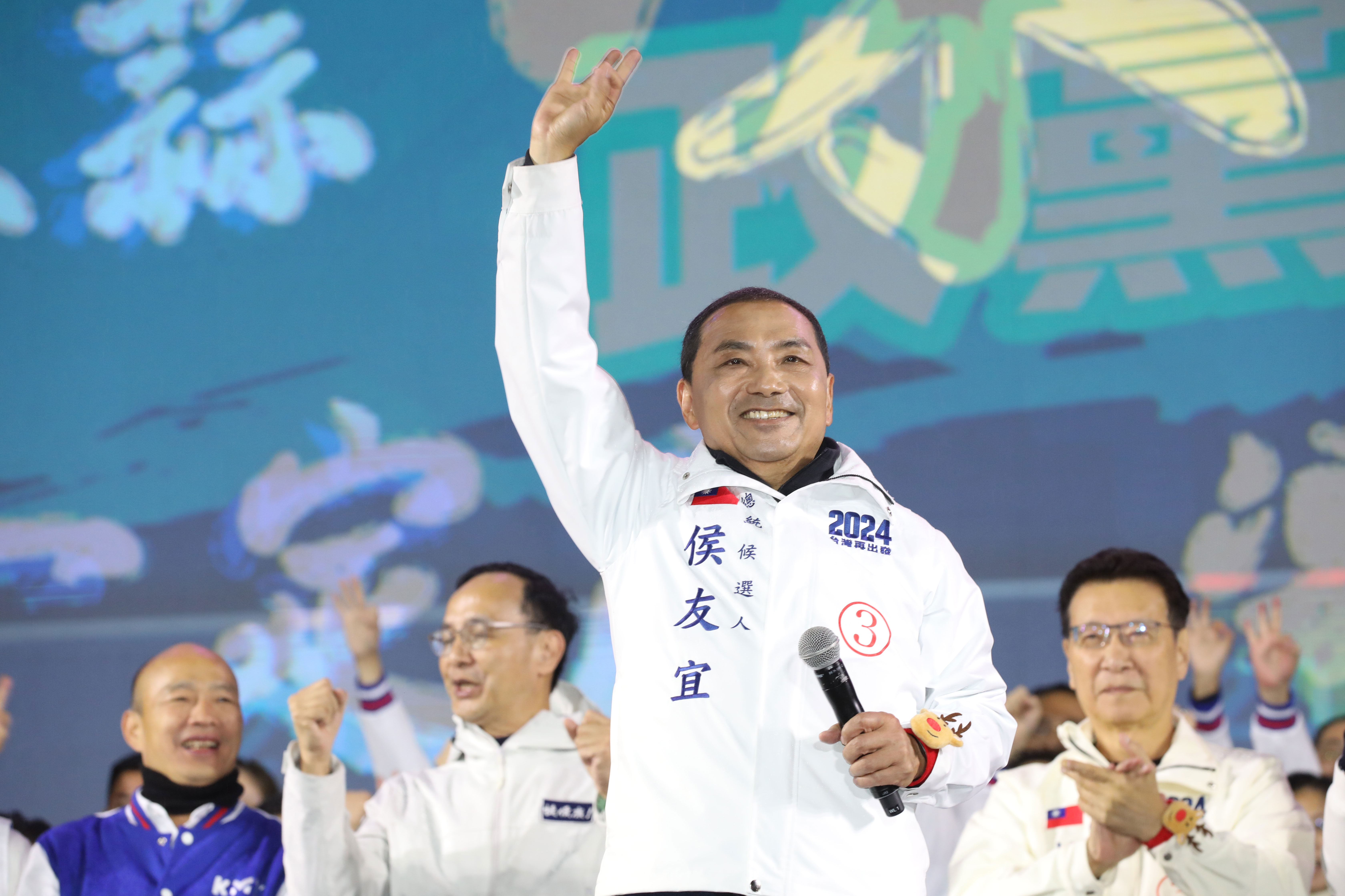 柯文哲酸侯友宜（圖）落跑又不像總統，更嗆他「與其被罷免不如現在辭職」。