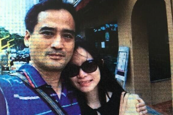 中國李女主動對孫男投懷送抱，不僅極力配合各種親密要求，甚至與孫男拍下上百部性愛影片、頻繁視訊「網愛」。（翻攝畫面）