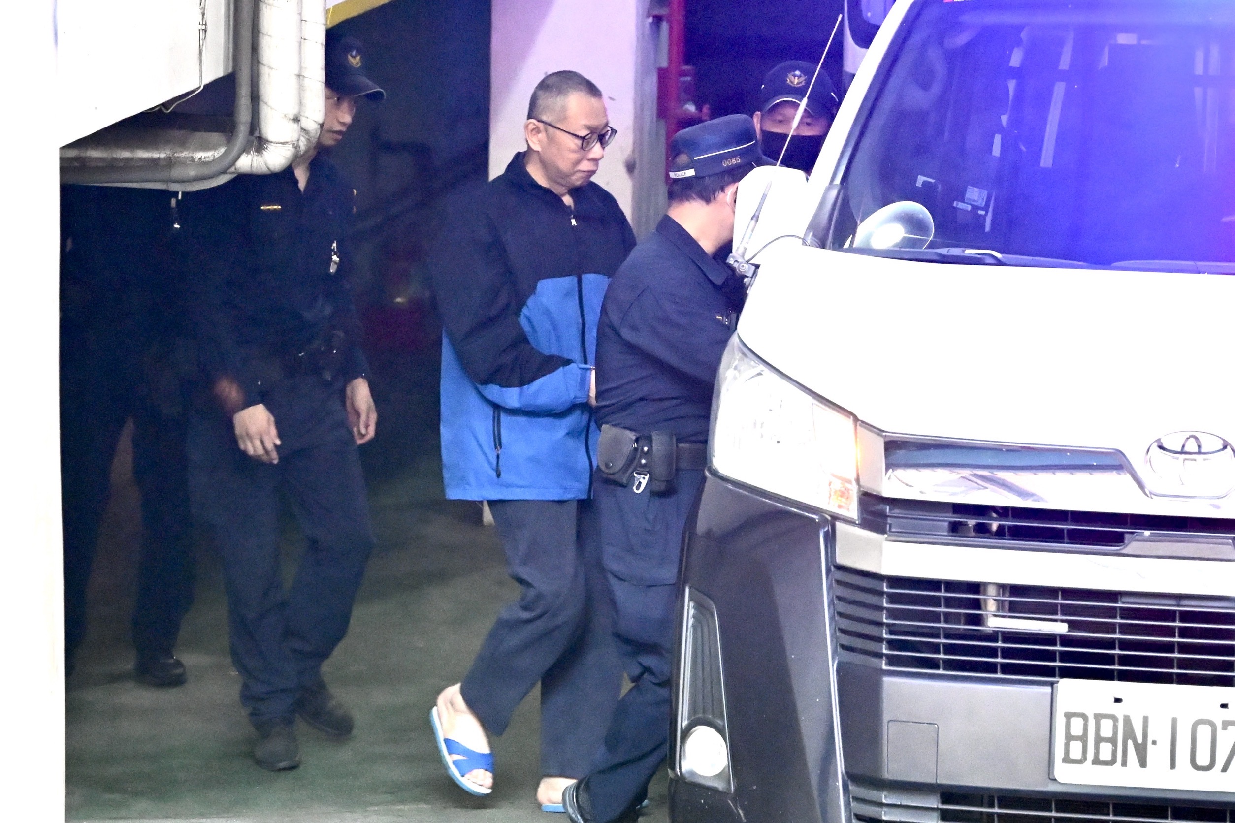 民眾黨主席柯文哲出庭應訊，強調自己沒犯意，訊後還押看守所。