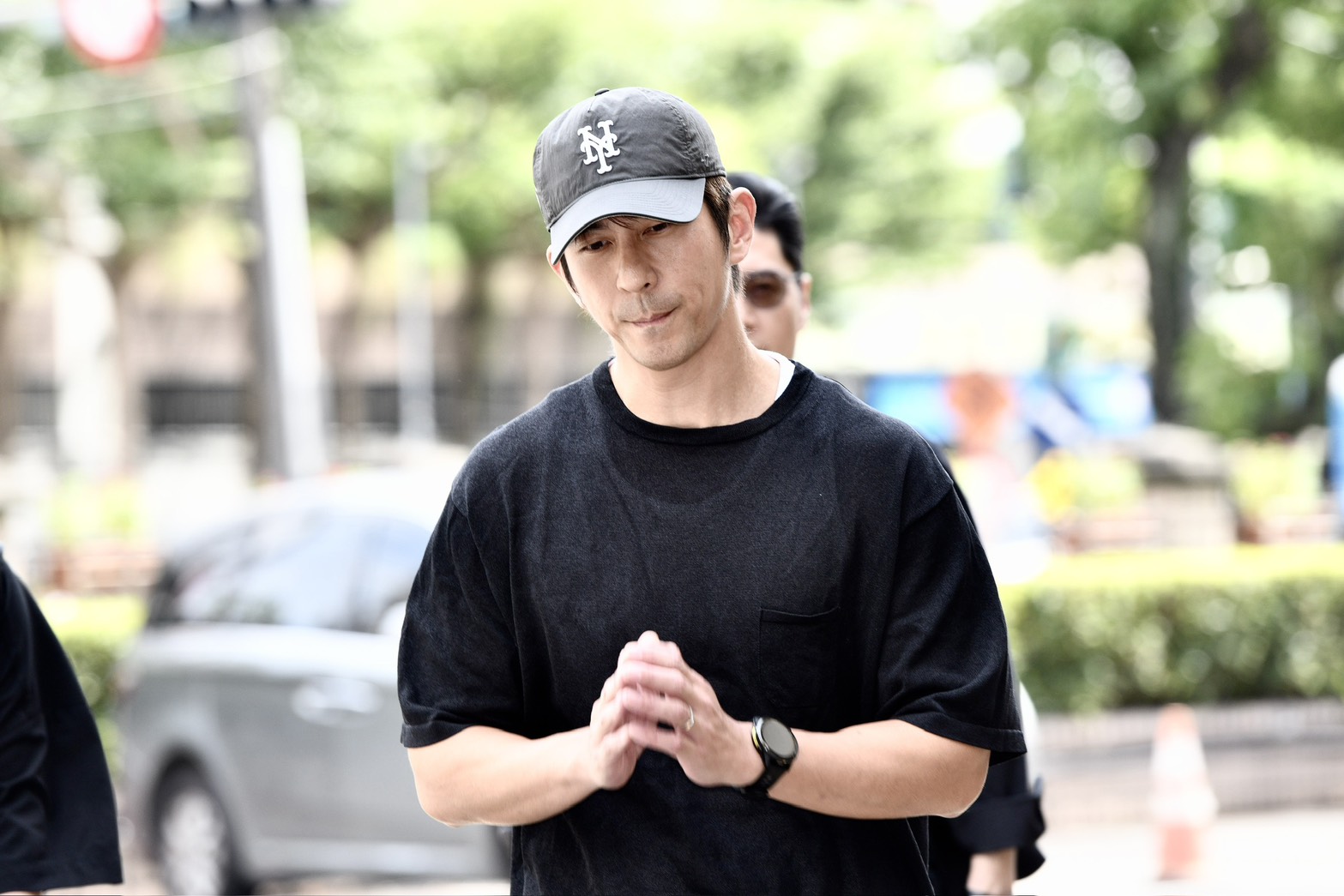 修杰楷首度出庭便坦承犯行，承認當年透過同為涉案藝人的坤達介紹，認識「閃兵集團」首腦陳志明。（鏡報李智為）