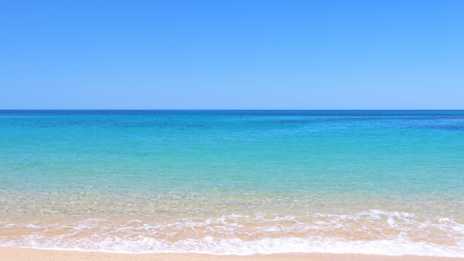 日本2名男子在沖繩一處海岸公然發生性行為，遭到當地警方逮捕。示意圖，非當事新聞地點。（取自PhotoAC）