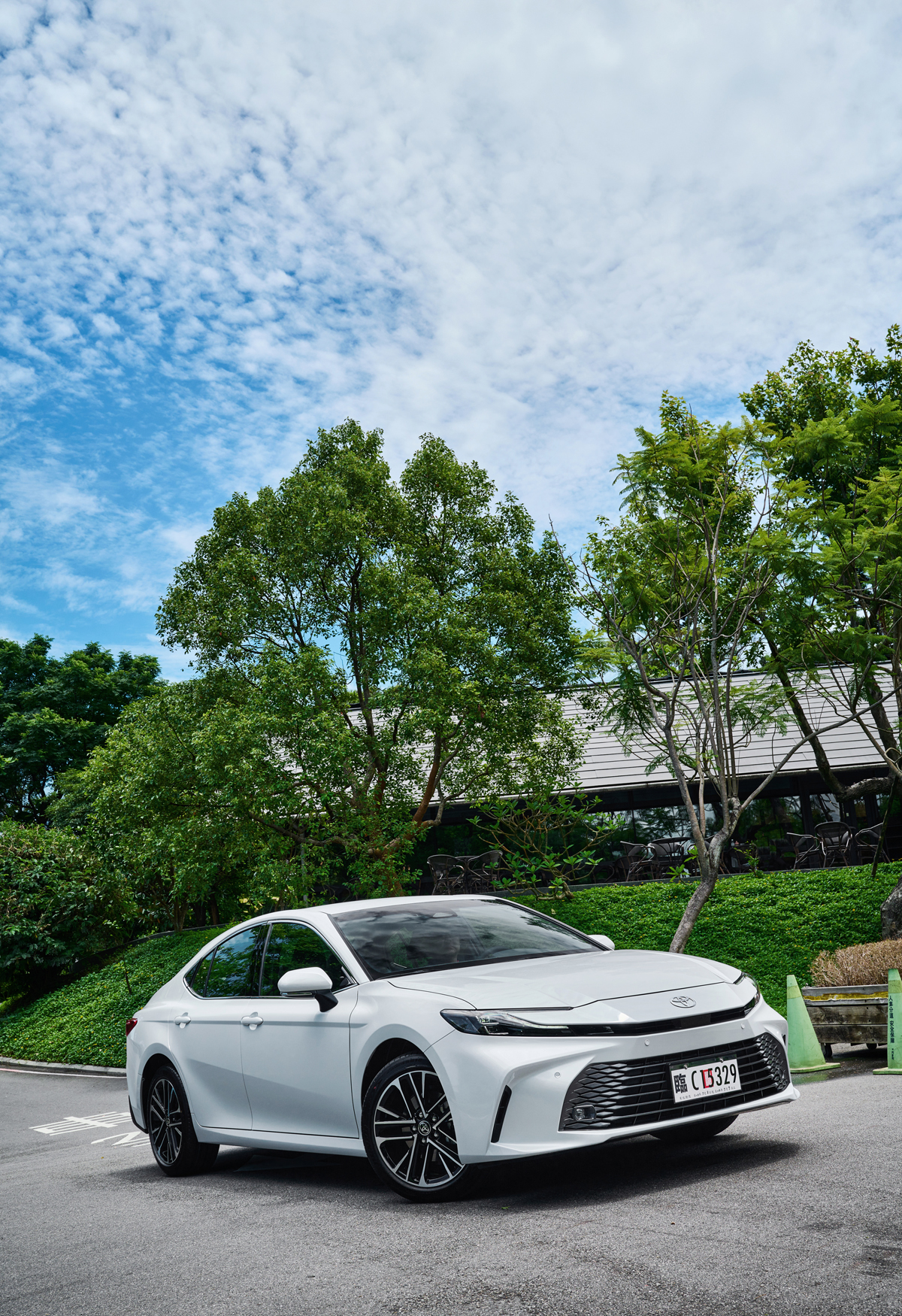 更具動感化的造型，無疑是第9代Camry的重點。採用"Sedan to the Core"設計語彙，呈現出強烈的侵略性，並凸顯其運動氣息。