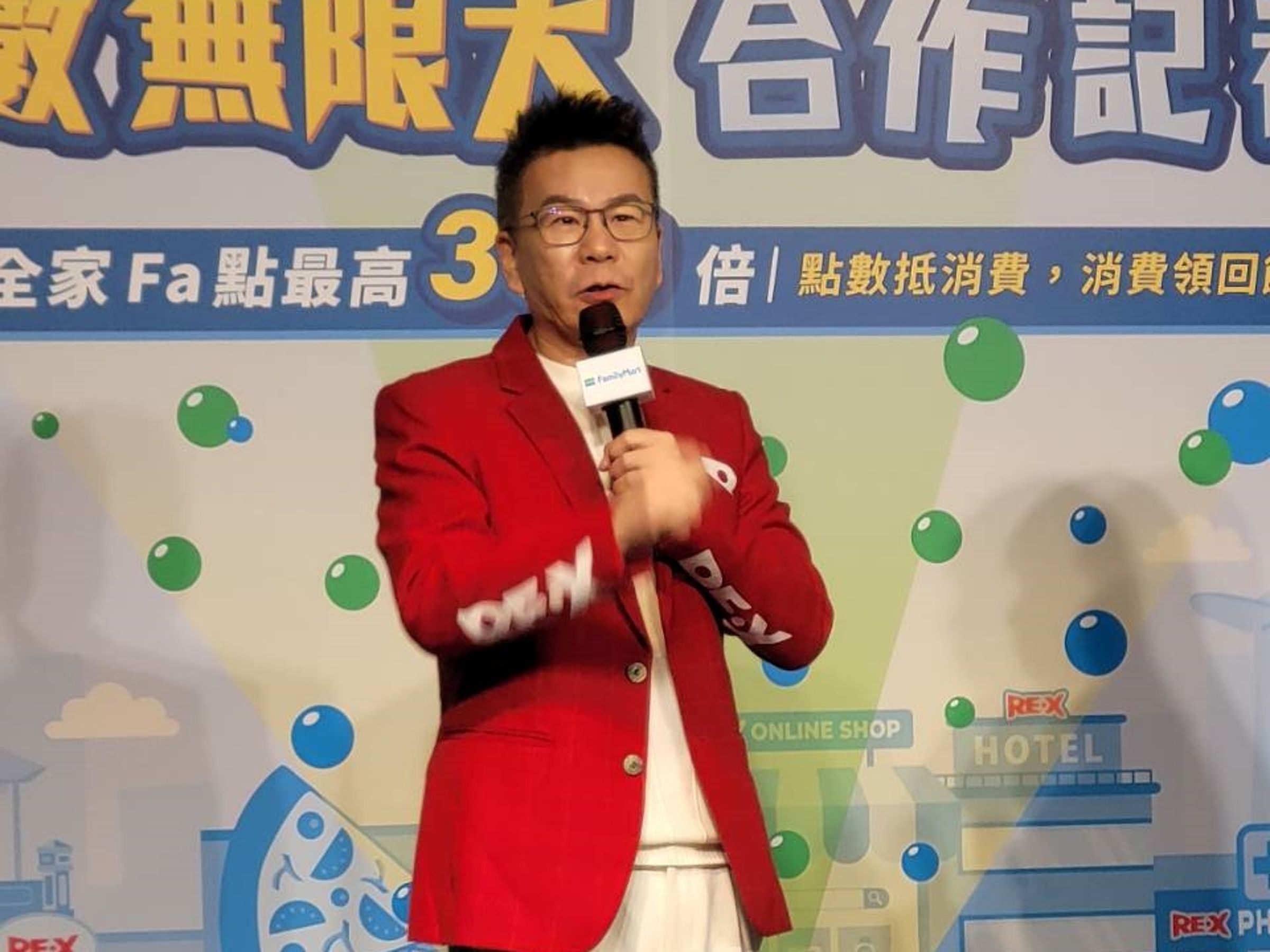沈玉琳出席活動自曝自己是開朗老爸。(品牌提供)