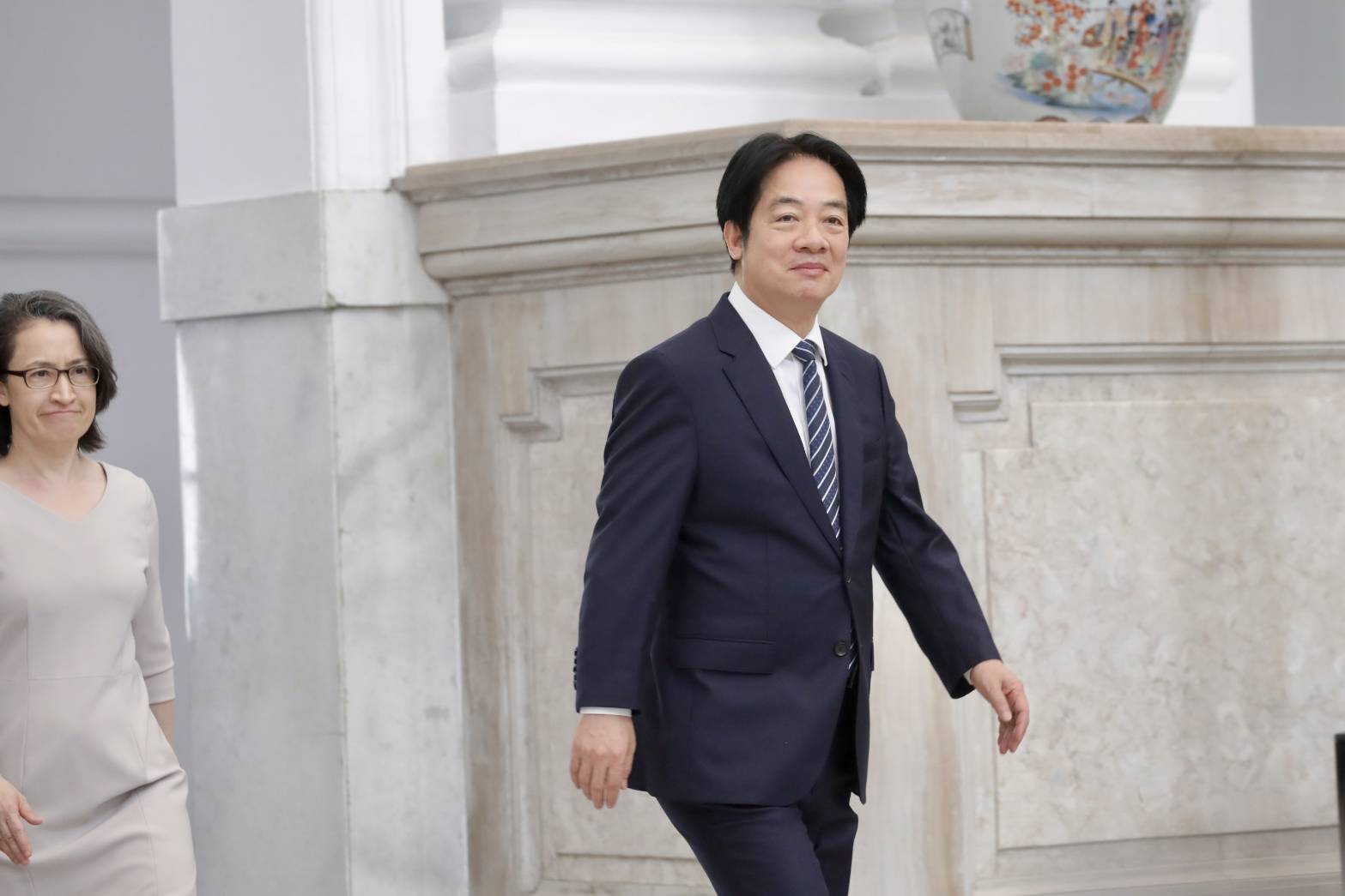 綠議員洪健益政論節目上脫口「賴清德常常跟罷免領銜人開會」，民進黨駁斥。（鏡報新聞網林煒凱）