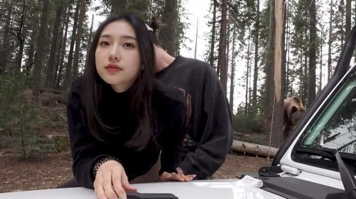 正妹野戰，棕熊在後！真相與番號曝光了。（翻自Reddit）