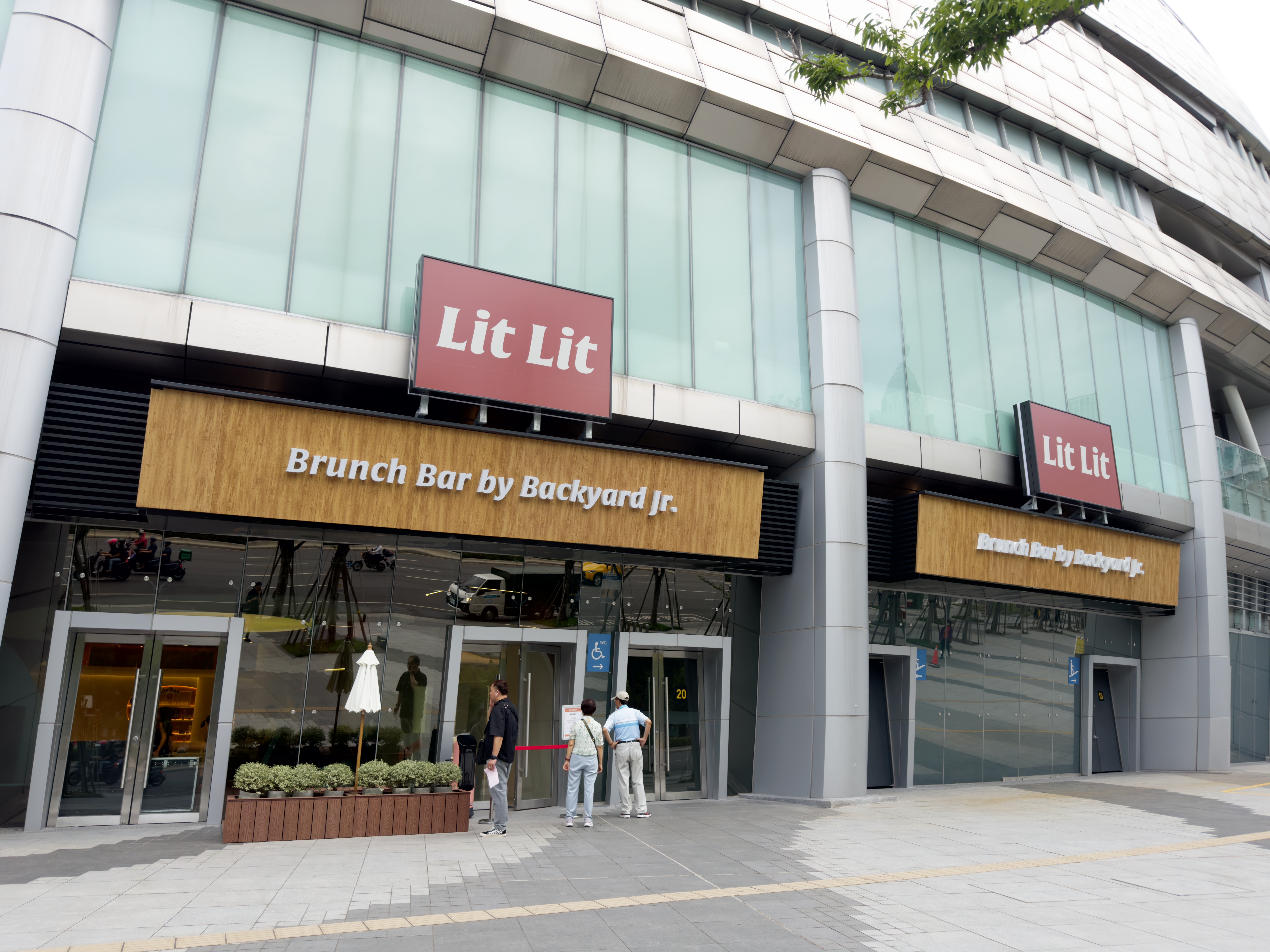 Lit Lit插旗大巨蛋新地標,已於5月31日正式開幕。