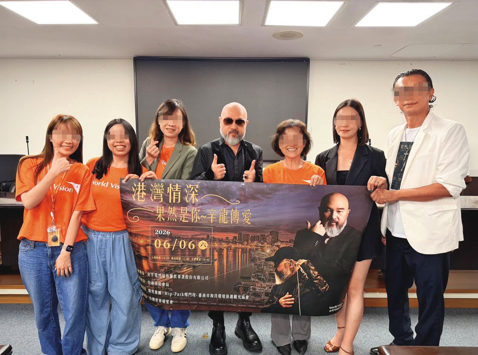 辛龍直到去年底才重新接觸演藝工作，6月初他為公益活動開唱。（翻攝自安平～果然是你臉書）